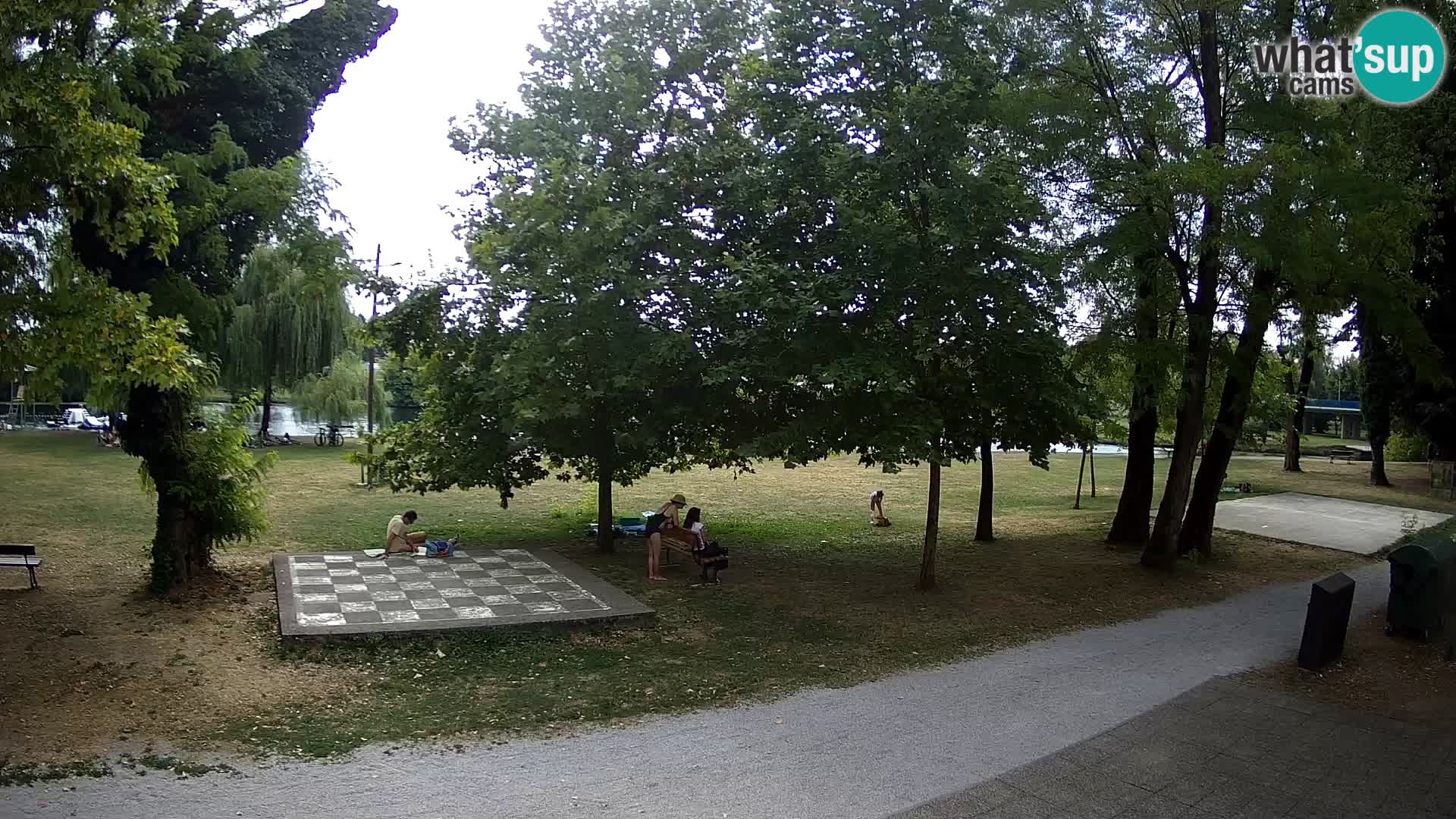 V ŽIVO Spletna kamera Karlovac – mestno kopališče Foginovo – Korana – Hrvaška