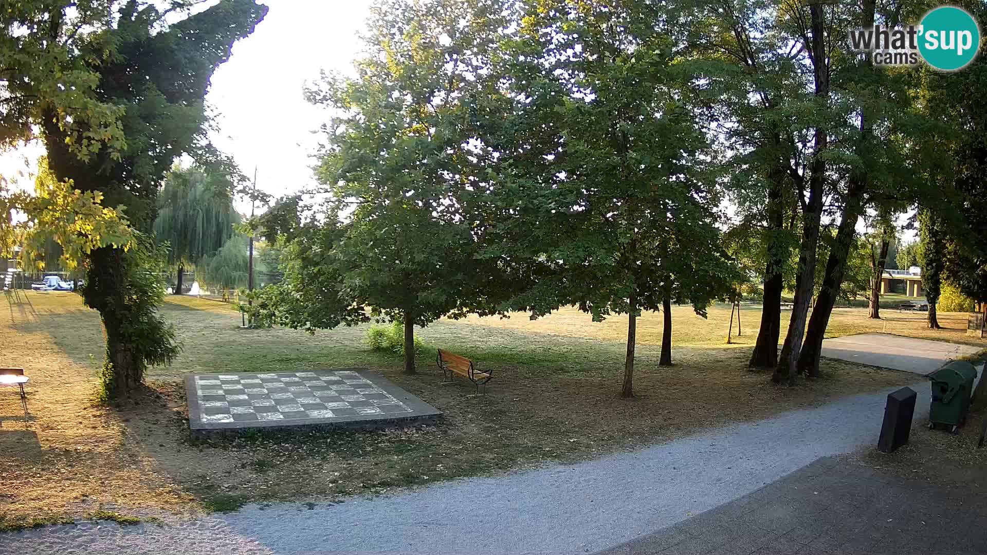 V ŽIVO Spletna kamera Karlovac – mestno kopališče Foginovo – Korana – Hrvaška