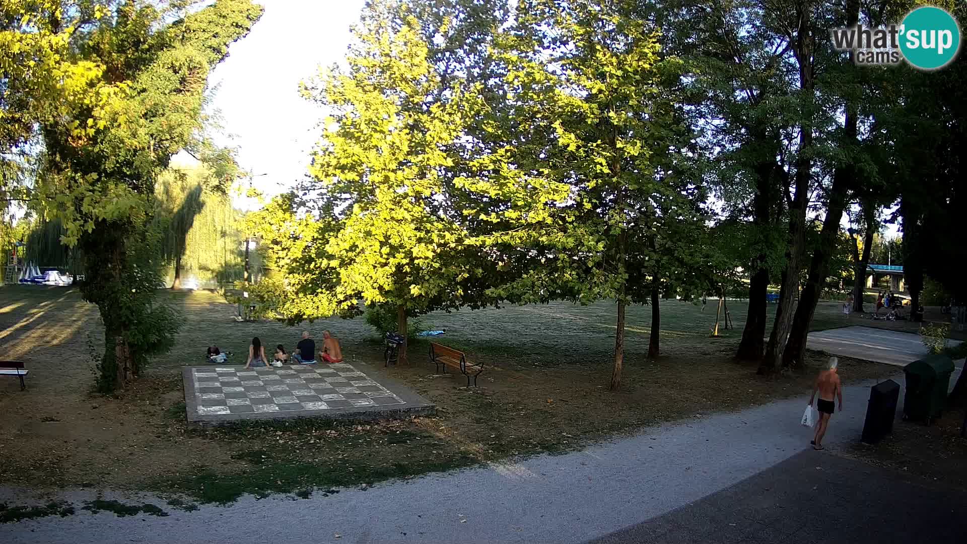 Webcam Karlovac EN DIRECT – Piscine extérieure Foginovo – Korana – Croatie