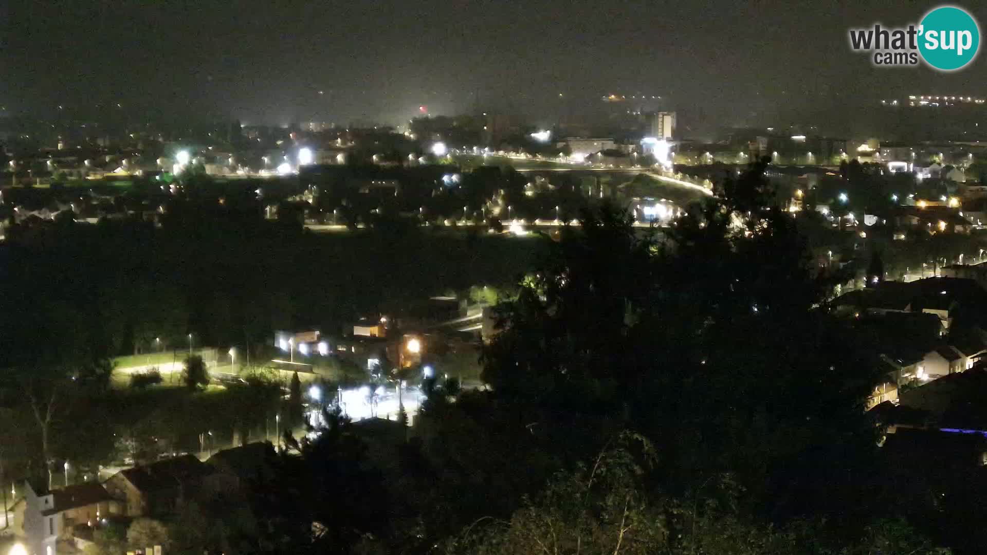 Spletna kamera Karlovac Dubovac grad – Pogled v živo na zgodovinsko znamenitost Karlovca