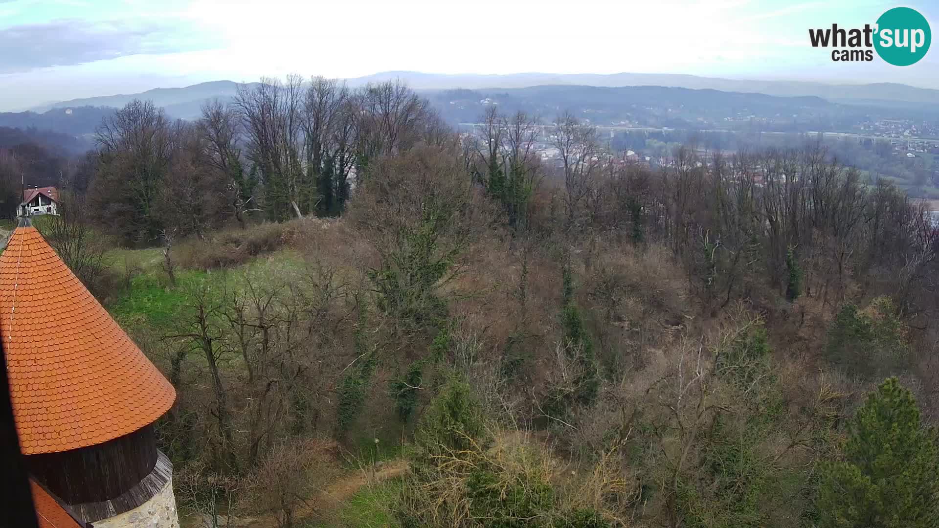 Spletna kamera Karlovac Dubovac grad – Pogled v živo na zgodovinsko znamenitost Karlovca