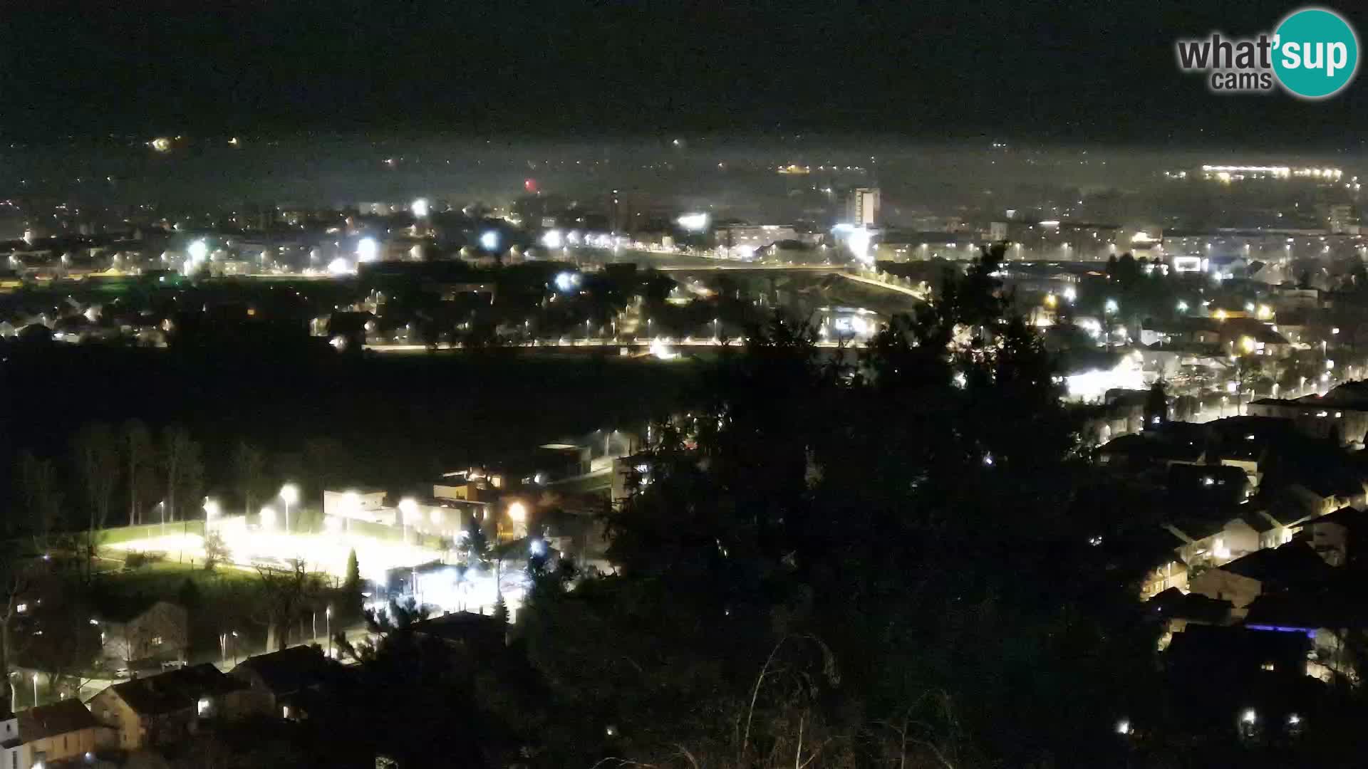 Spletna kamera Karlovac Dubovac grad – Pogled v živo na zgodovinsko znamenitost Karlovca