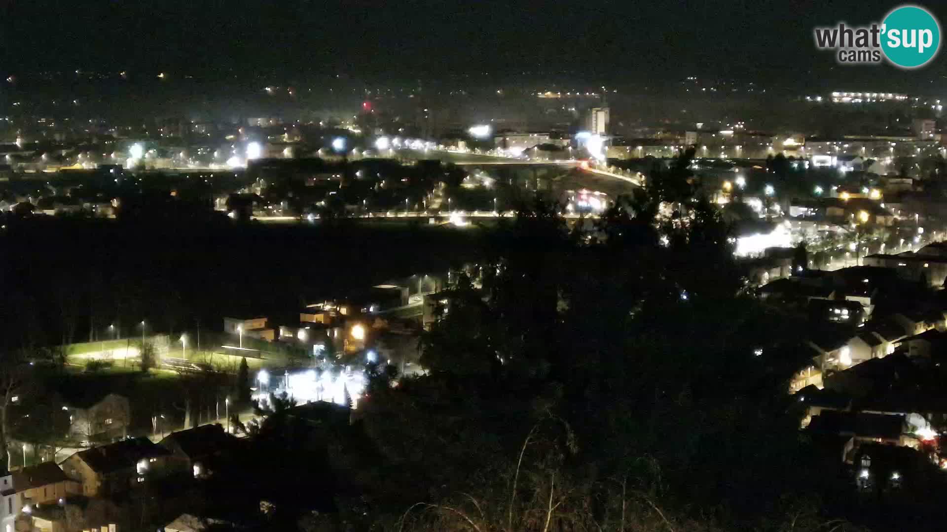 Spletna kamera Karlovac Dubovac grad – Pogled v živo na zgodovinsko znamenitost Karlovca