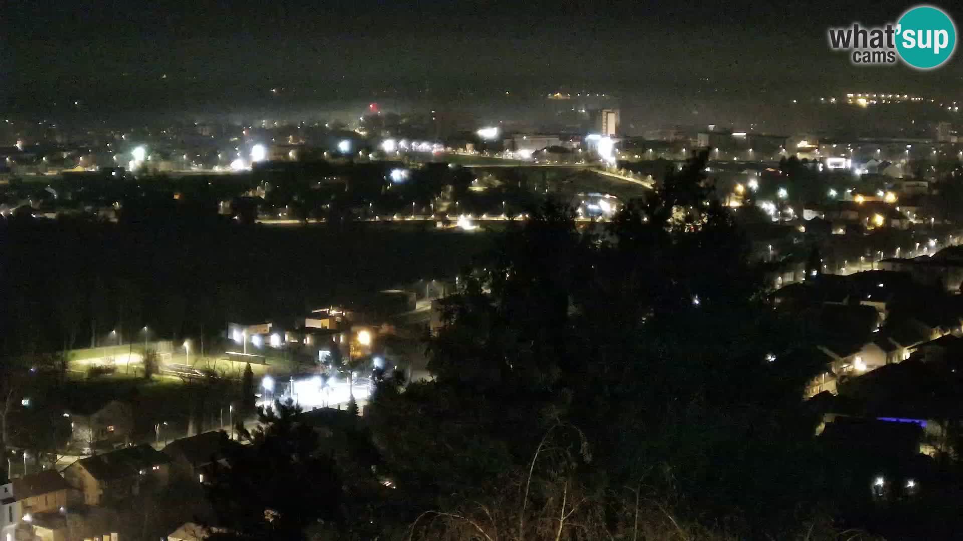 Spletna kamera Karlovac Dubovac grad – Pogled v živo na zgodovinsko znamenitost Karlovca