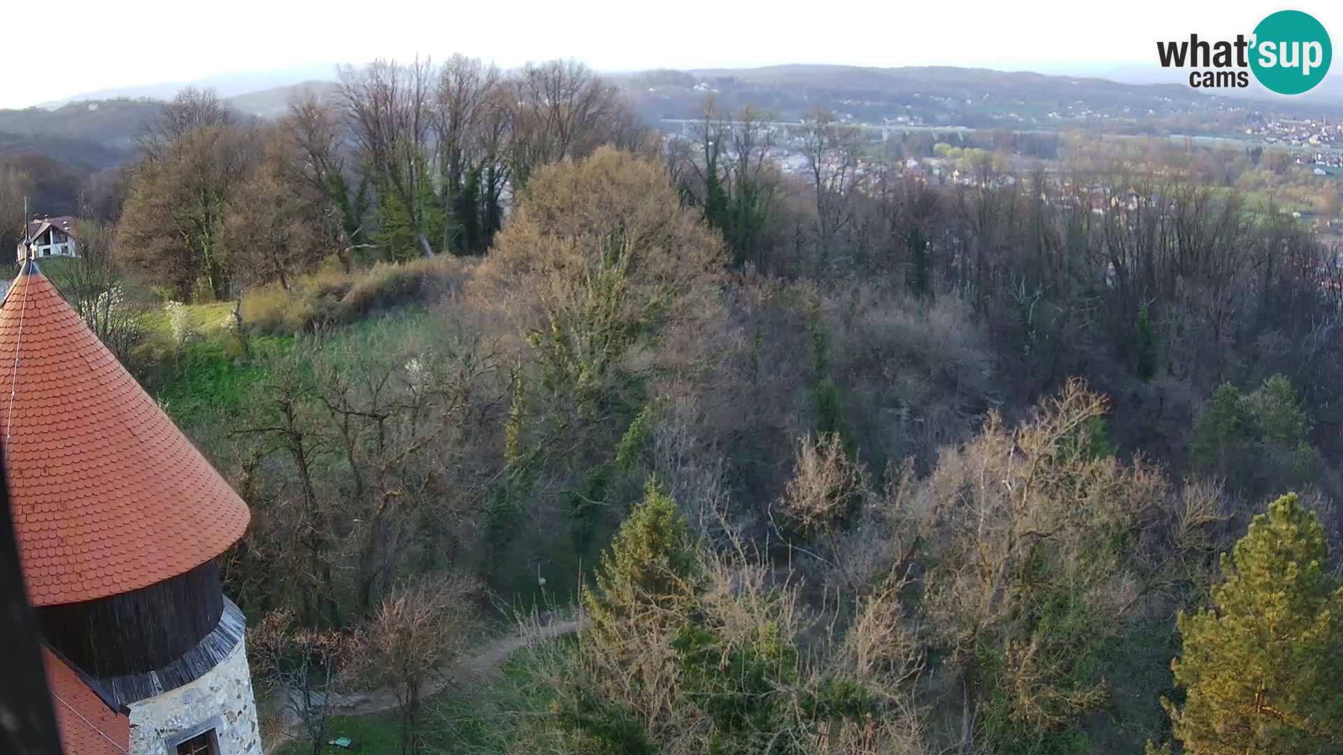 Spletna kamera Karlovac Dubovac grad – Pogled v živo na zgodovinsko znamenitost Karlovca