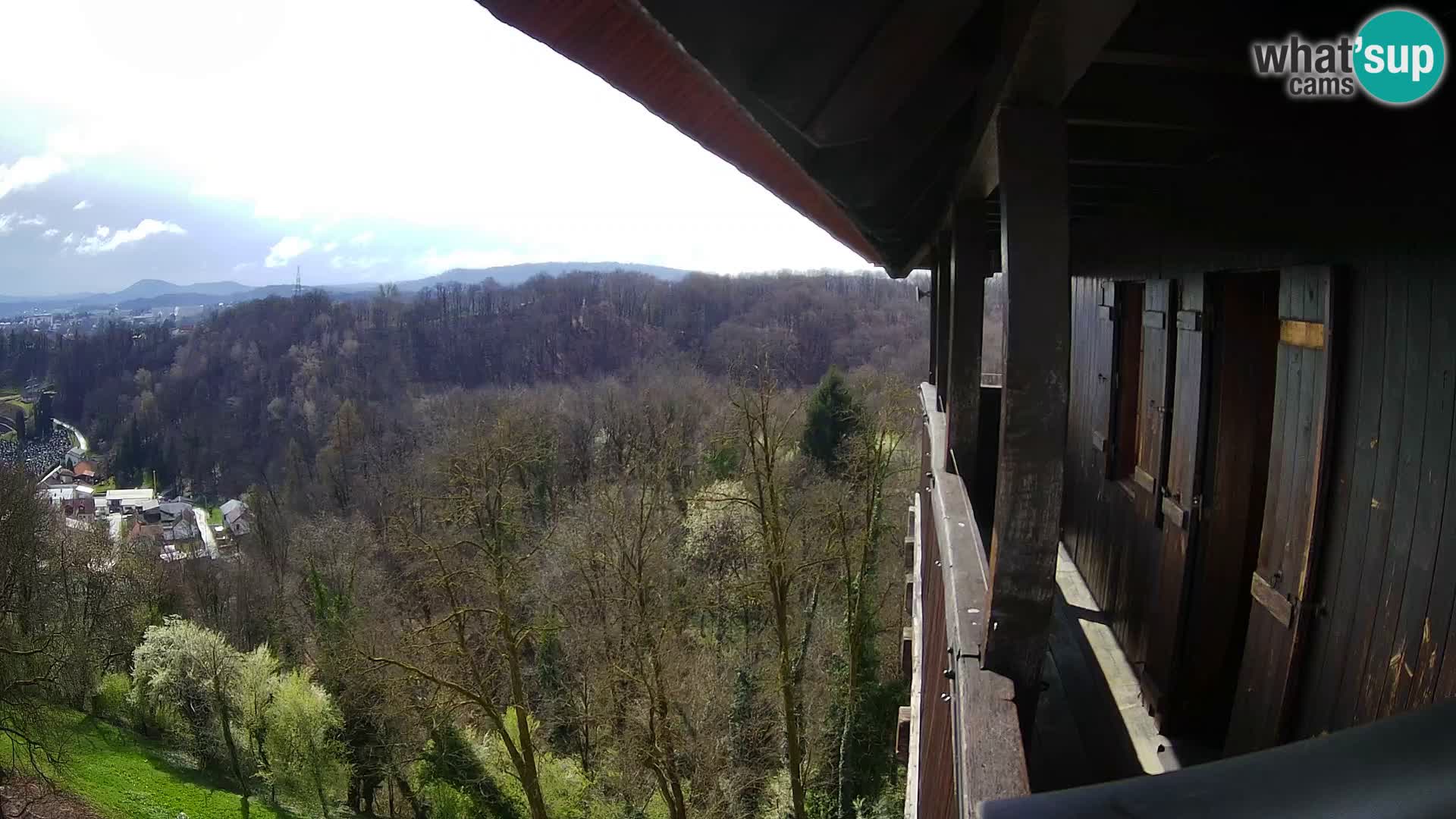 Spletna kamera Karlovac Dubovac grad – Pogled v živo na zgodovinsko znamenitost Karlovca