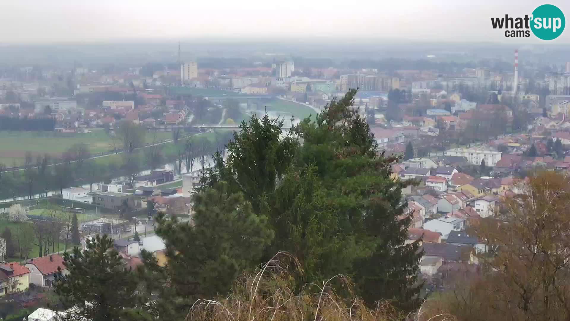 Spletna kamera Karlovac Dubovac grad – Pogled v živo na zgodovinsko znamenitost Karlovca