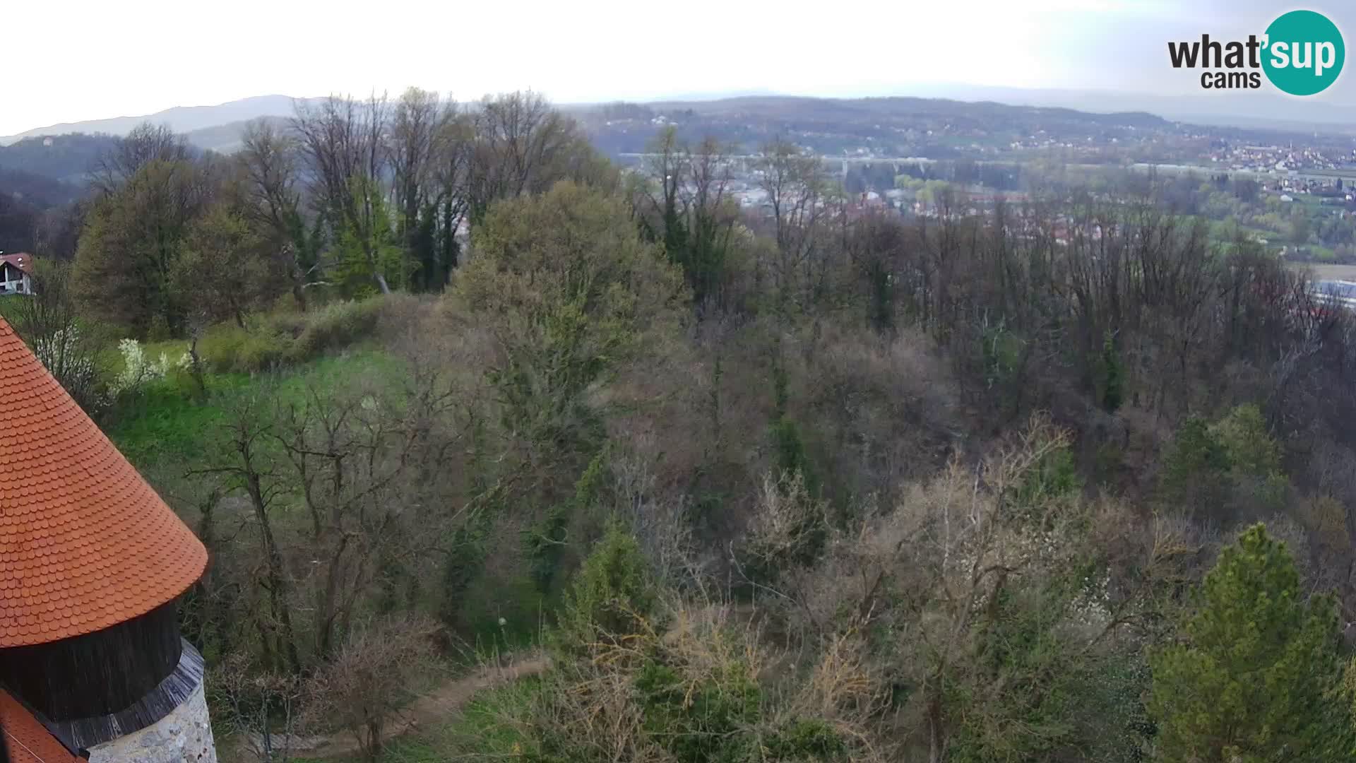 Spletna kamera Karlovac Dubovac grad – Pogled v živo na zgodovinsko znamenitost Karlovca