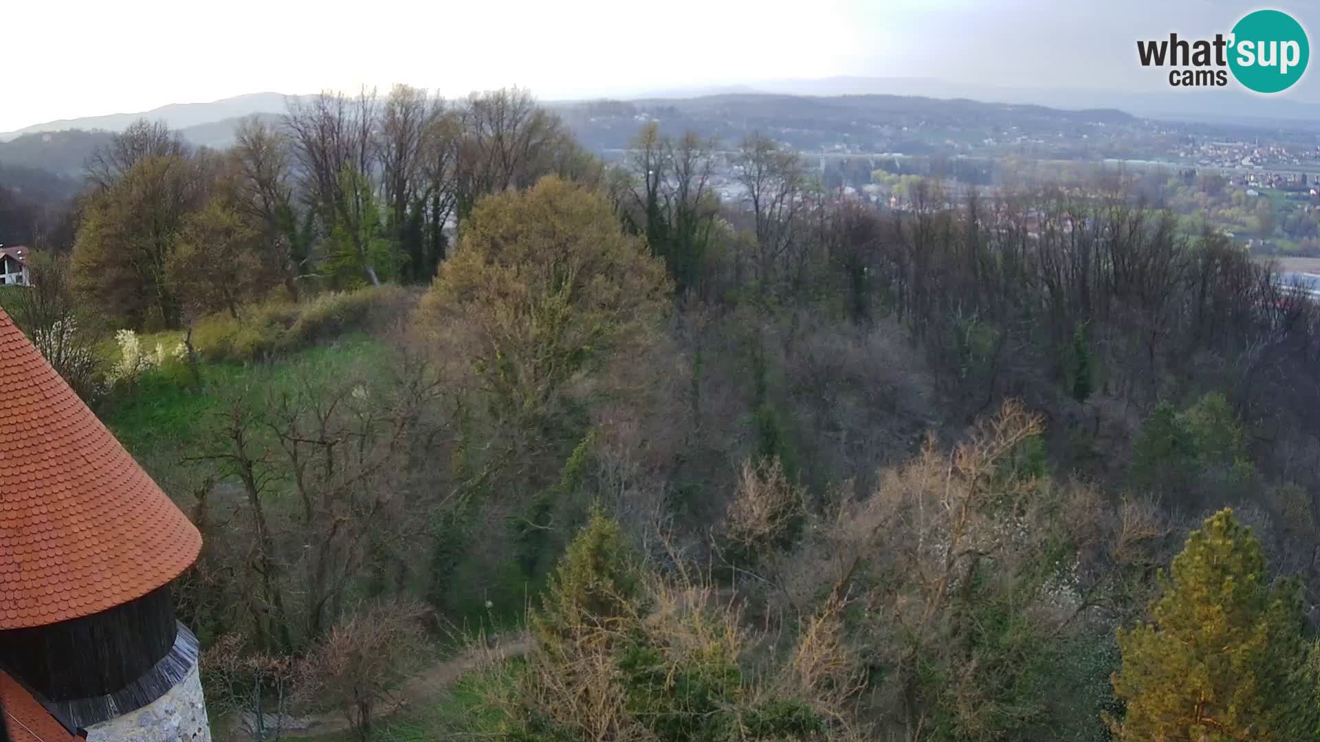 Spletna kamera Karlovac Dubovac grad – Pogled v živo na zgodovinsko znamenitost Karlovca