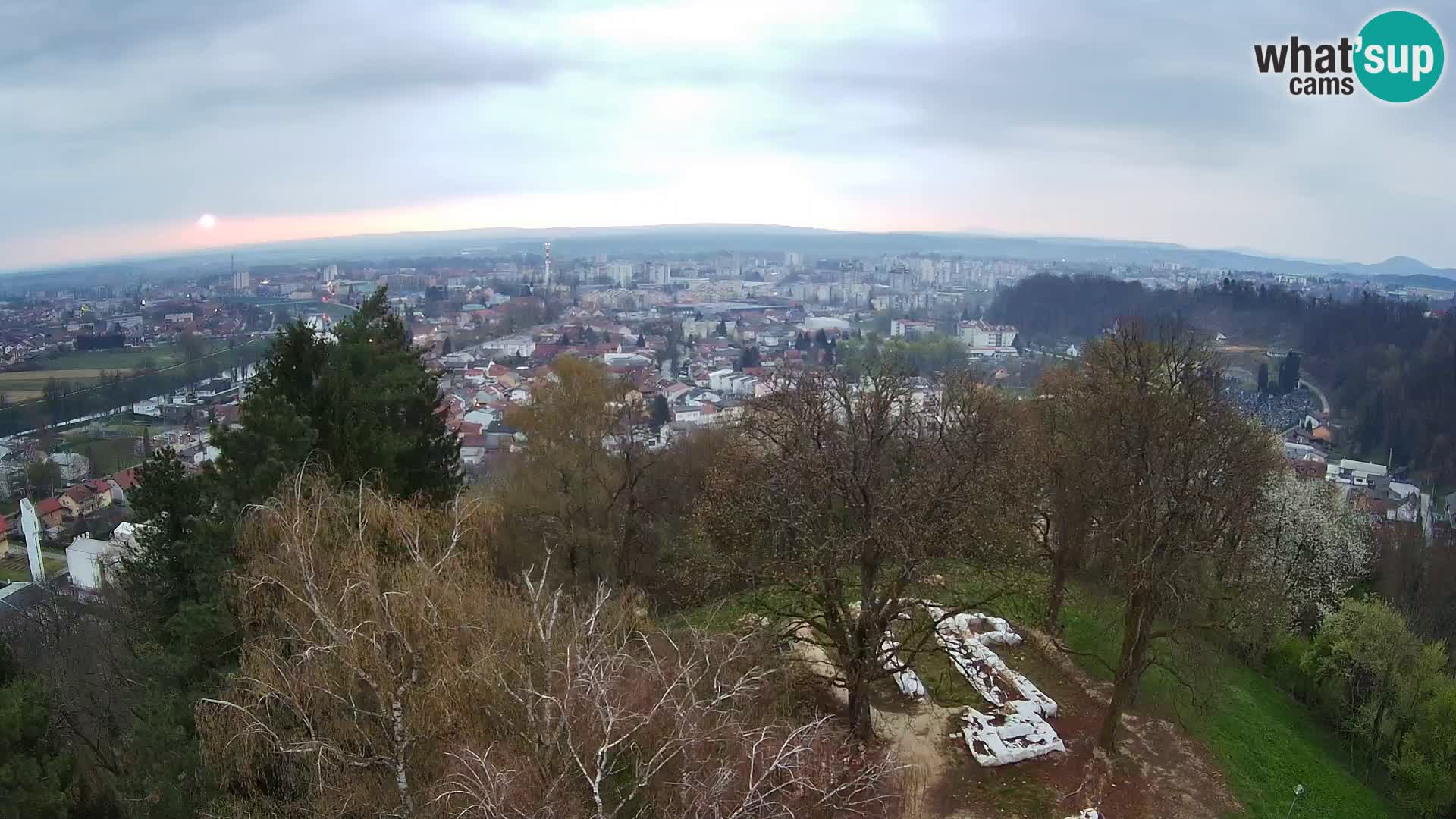 Web kamera Karlovac – Dvorac Dubovac uživo