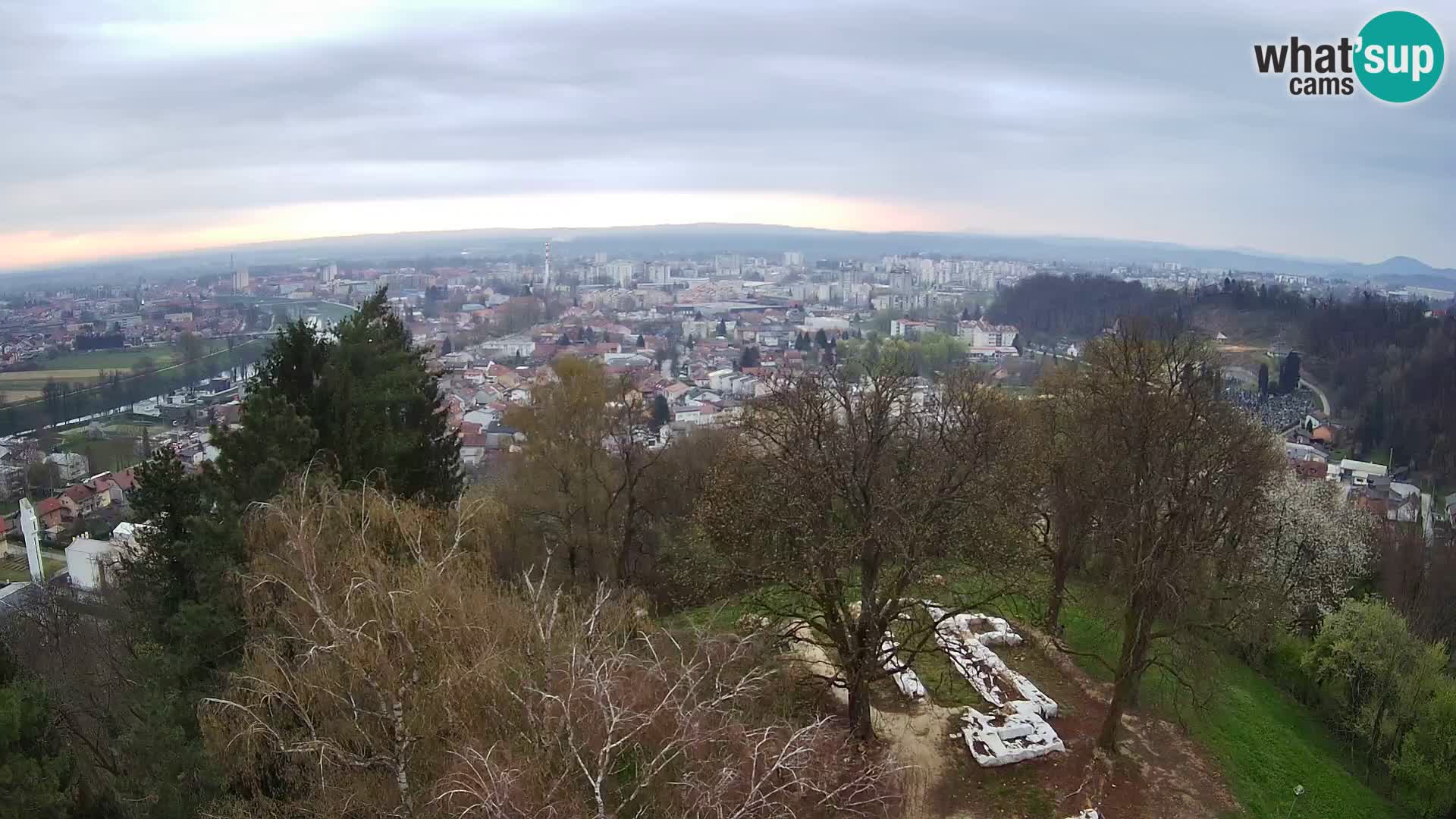 Spletna kamera Karlovac Dubovac grad – Pogled v živo na zgodovinsko znamenitost Karlovca