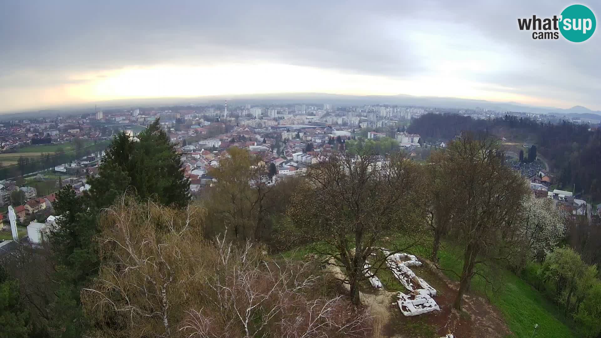 Web kamera Karlovac – Dvorac Dubovac uživo