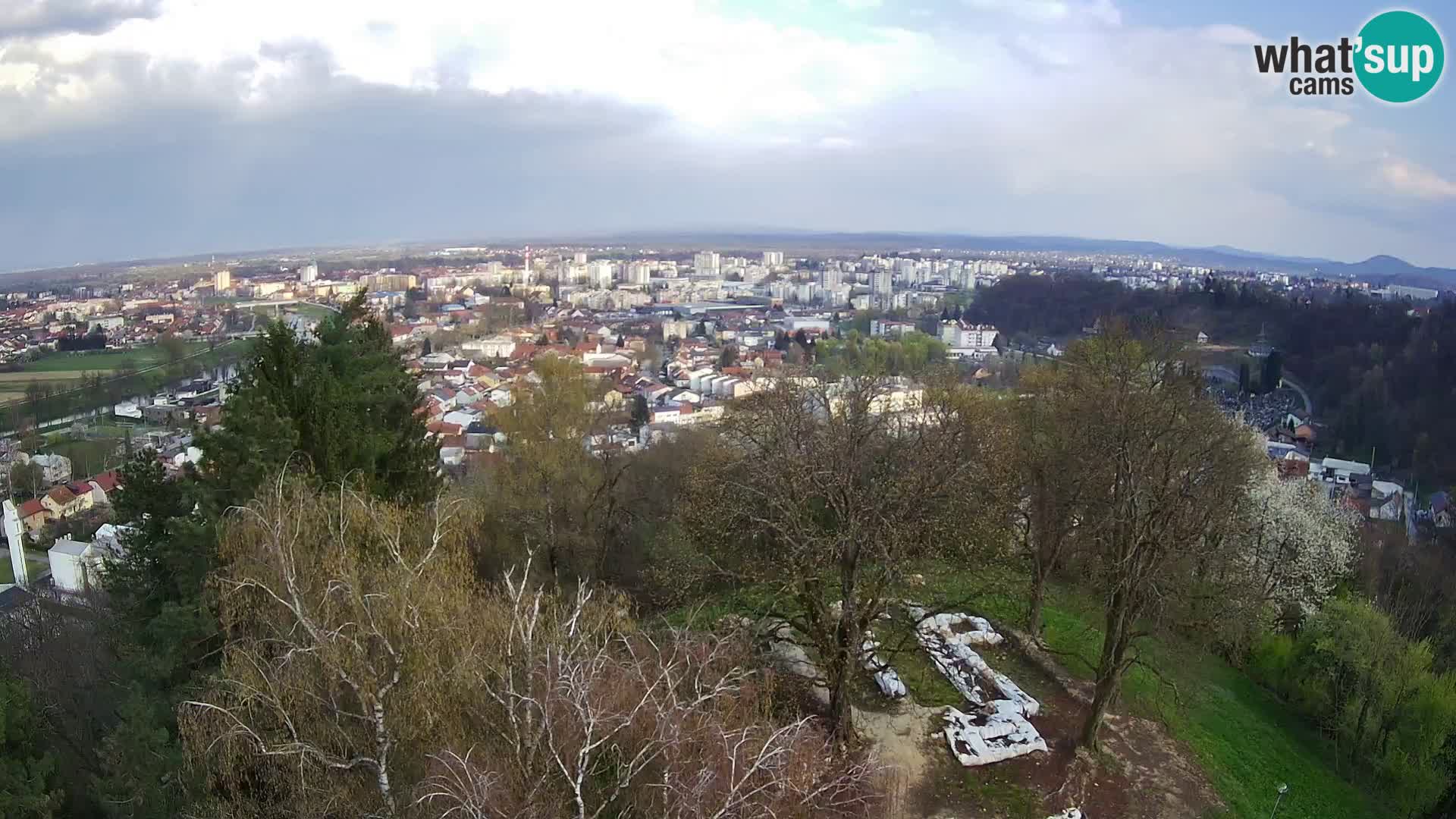 Spletna kamera Karlovac Dubovac grad – Pogled v živo na zgodovinsko znamenitost Karlovca