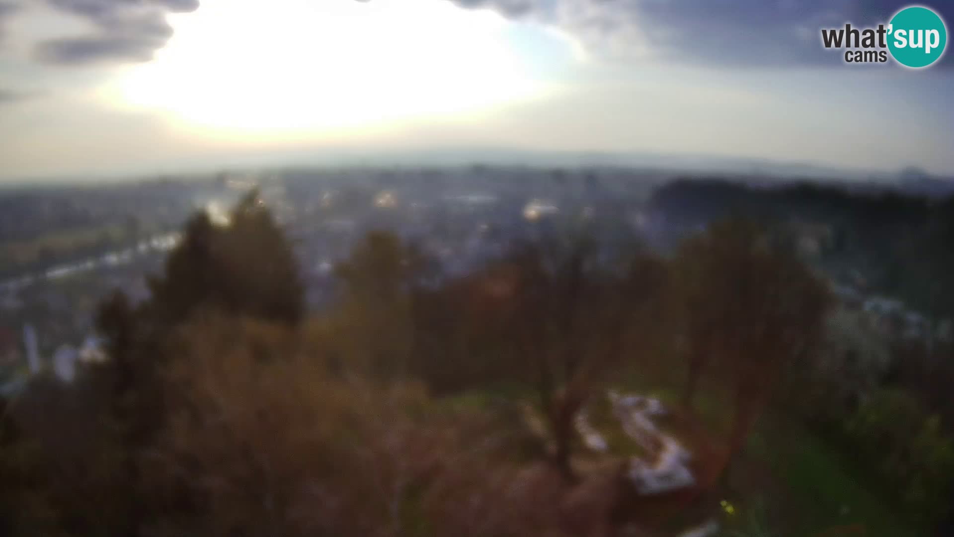 Web kamera Karlovac – Dvorac Dubovac uživo