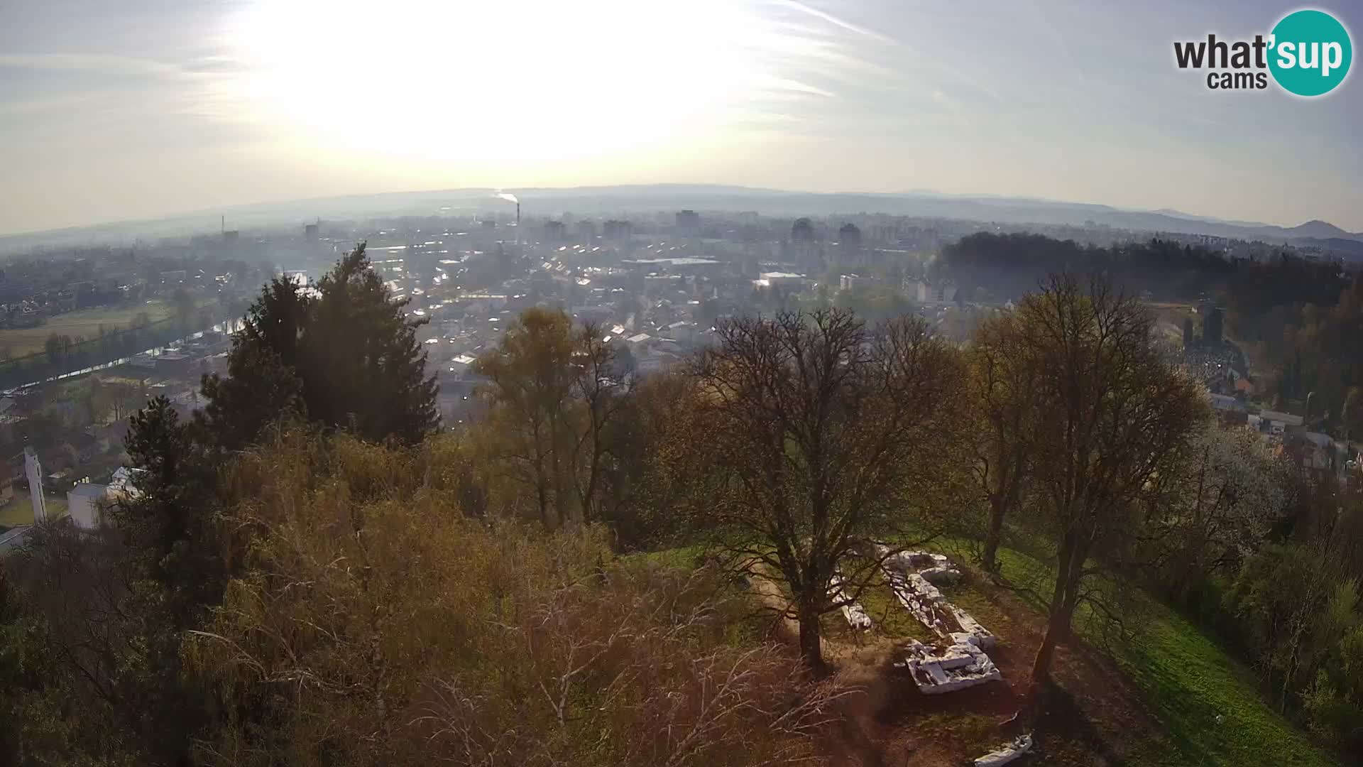 Spletna kamera Karlovac Dubovac grad – Pogled v živo na zgodovinsko znamenitost Karlovca