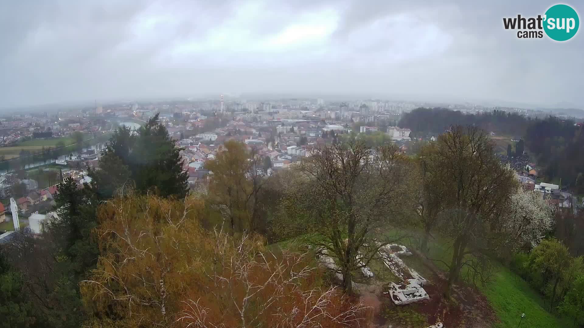 Spletna kamera Karlovac Dubovac grad – Pogled v živo na zgodovinsko znamenitost Karlovca