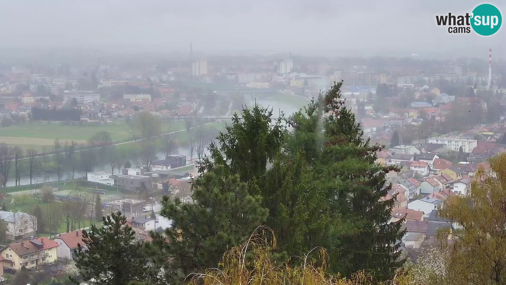 Spletna kamera Karlovac Dubovac grad – Pogled v živo na zgodovinsko znamenitost Karlovca