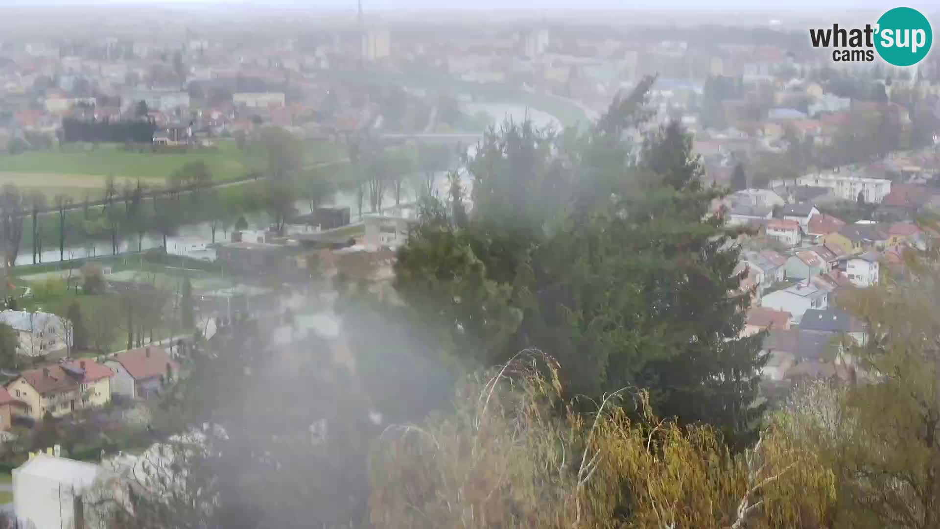 Spletna kamera Karlovac Dubovac grad – Pogled v živo na zgodovinsko znamenitost Karlovca