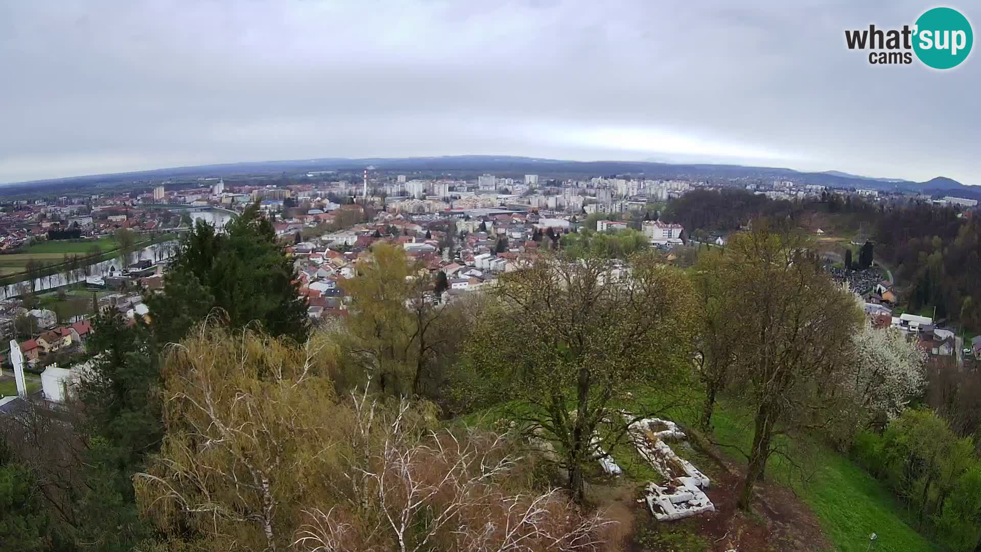 Spletna kamera Karlovac Dubovac grad – Pogled v živo na zgodovinsko znamenitost Karlovca