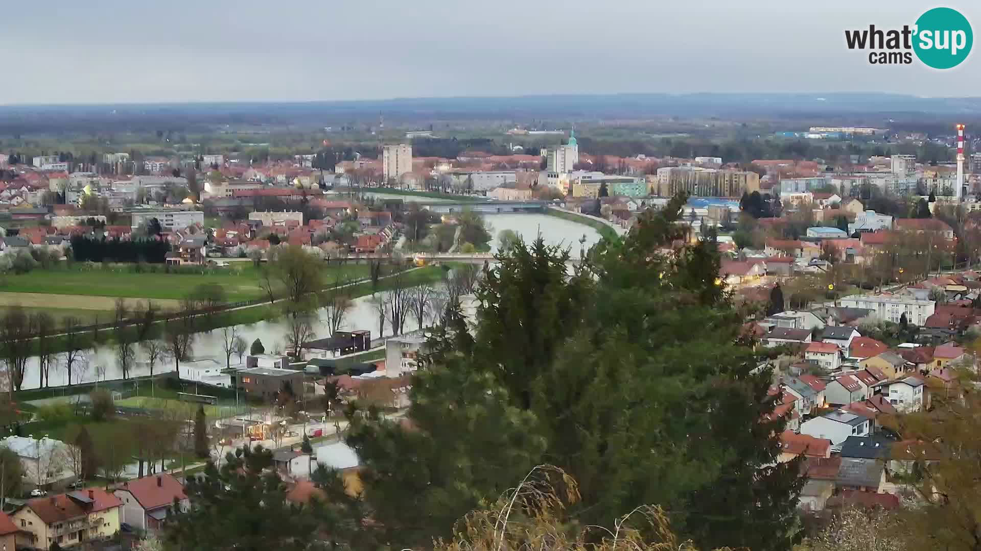 Spletna kamera Karlovac Dubovac grad – Pogled v živo na zgodovinsko znamenitost Karlovca