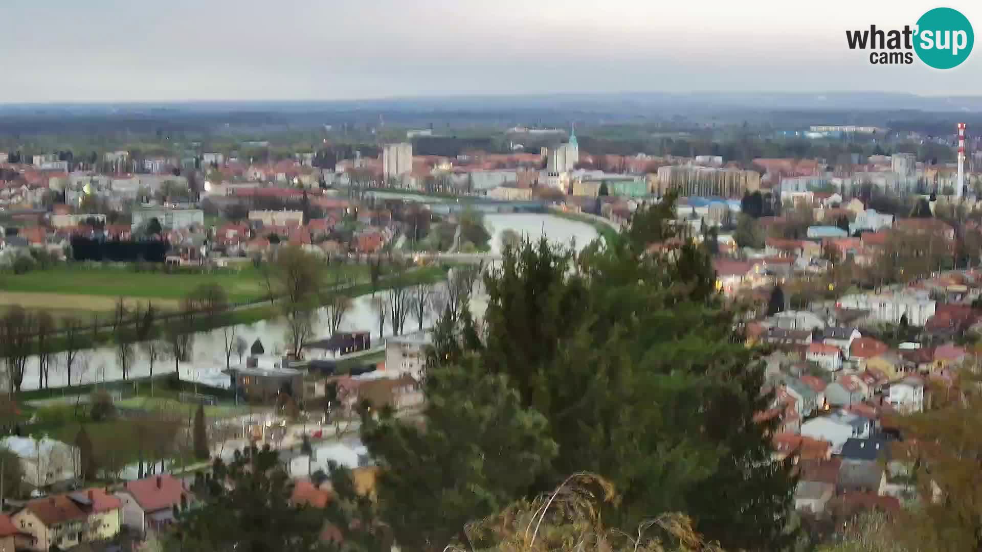 Spletna kamera Karlovac Dubovac grad – Pogled v živo na zgodovinsko znamenitost Karlovca