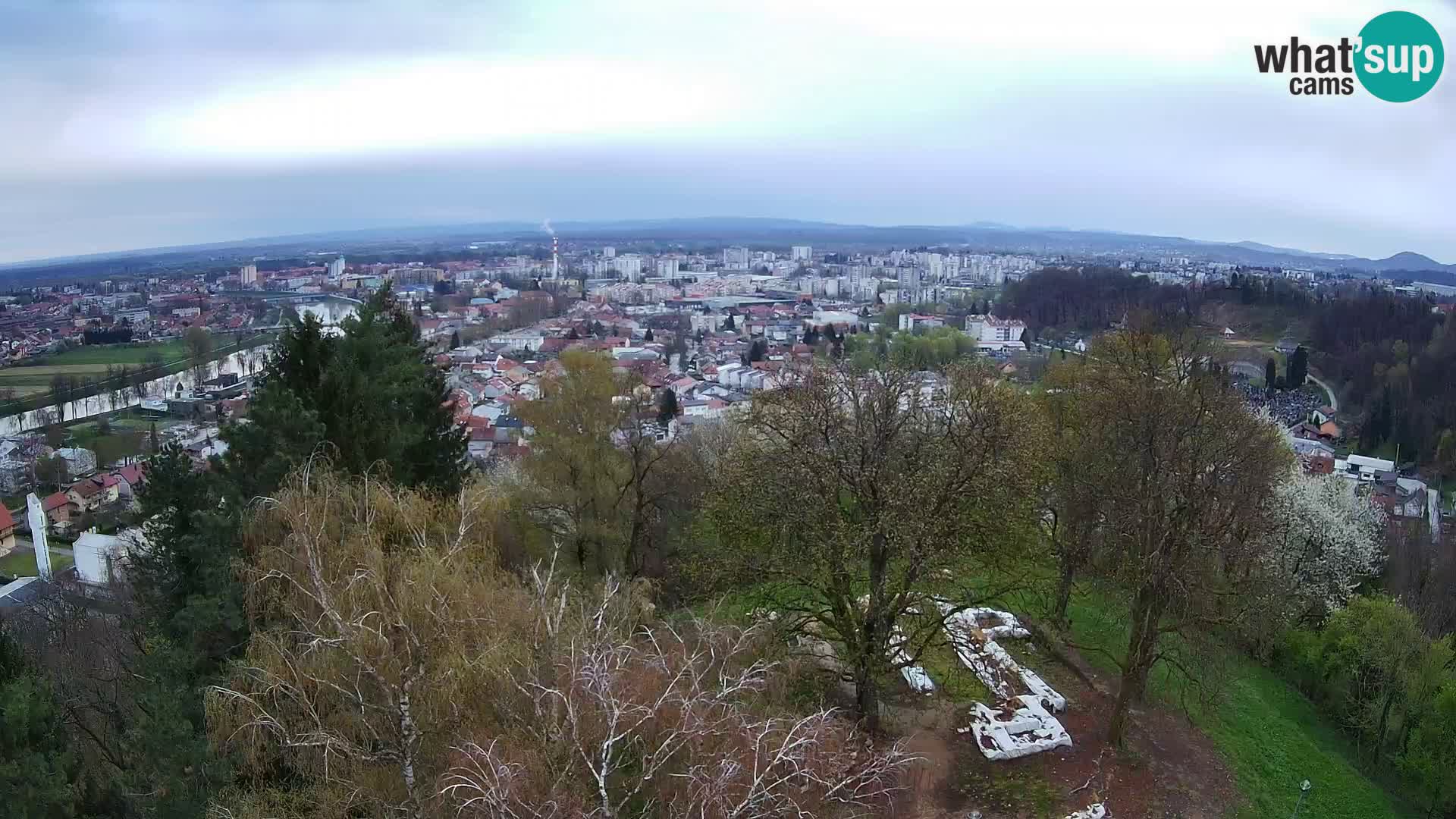 Spletna kamera Karlovac Dubovac grad – Pogled v živo na zgodovinsko znamenitost Karlovca