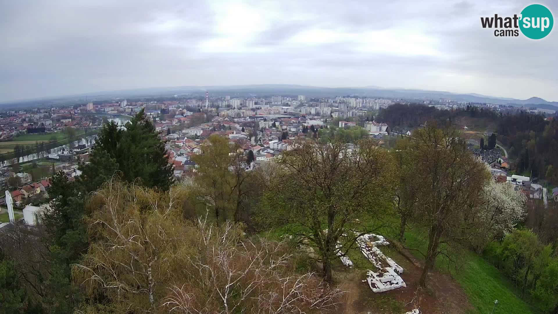 Web kamera Karlovac – Dvorac Dubovac uživo