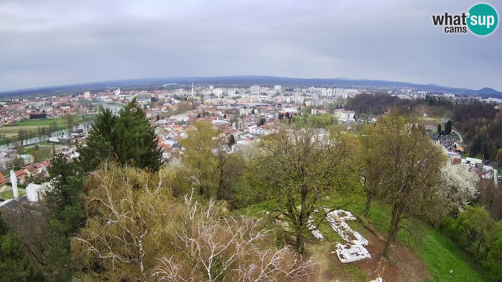 Spletna kamera Karlovac Dubovac grad – Pogled v živo na zgodovinsko znamenitost Karlovca