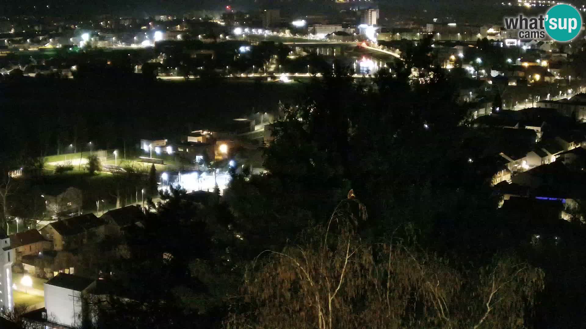 Spletna kamera Karlovac Dubovac grad – Pogled v živo na zgodovinsko znamenitost Karlovca