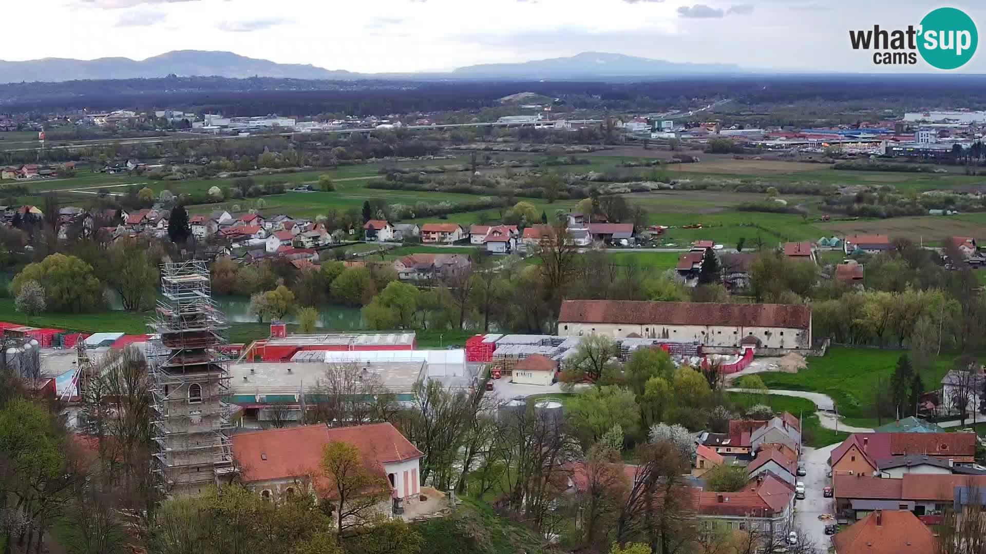 Spletna kamera Karlovac Dubovac grad – Pogled v živo na zgodovinsko znamenitost Karlovca