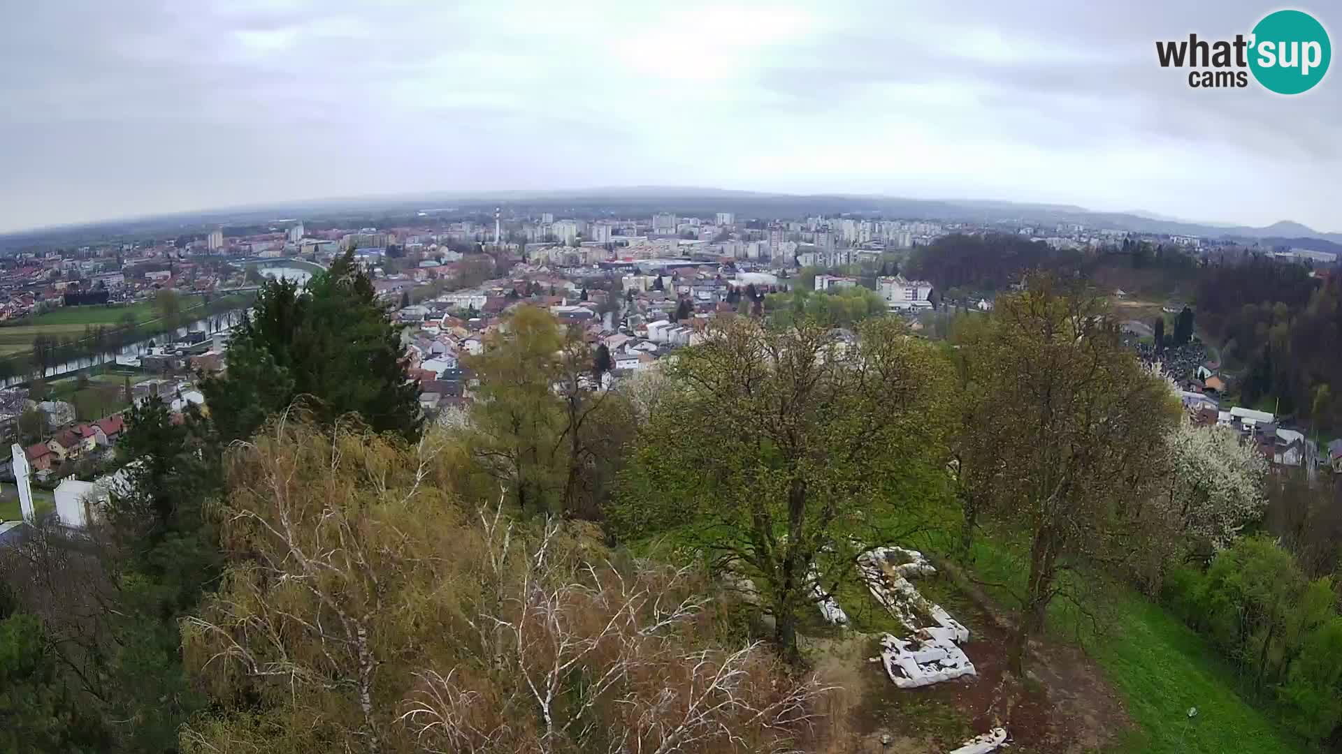 Spletna kamera Karlovac Dubovac grad – Pogled v živo na zgodovinsko znamenitost Karlovca