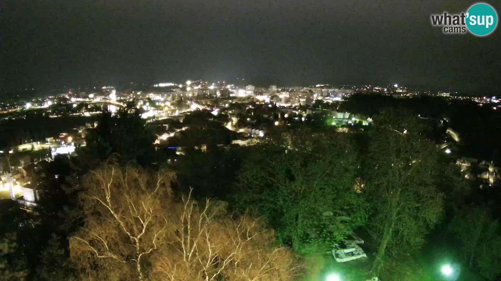 Spletna kamera Karlovac Dubovac grad – Pogled v živo na zgodovinsko znamenitost Karlovca