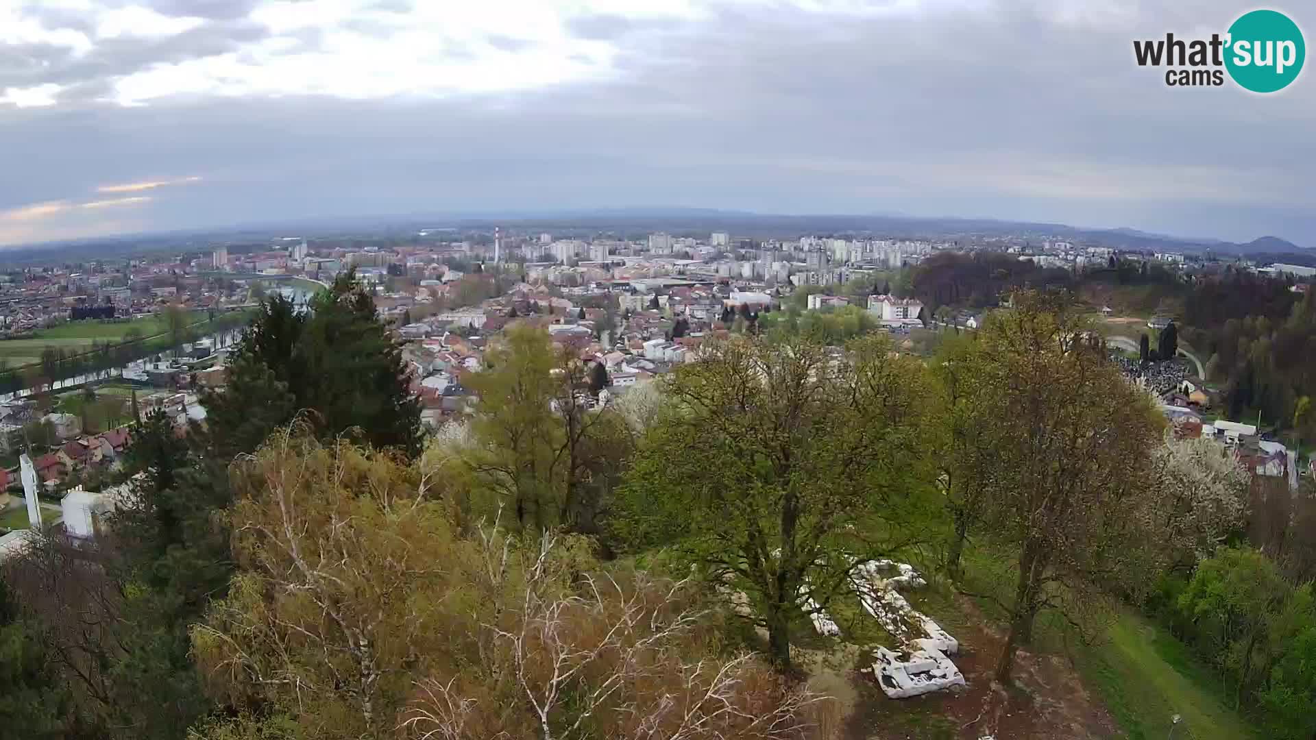 Spletna kamera Karlovac Dubovac grad – Pogled v živo na zgodovinsko znamenitost Karlovca