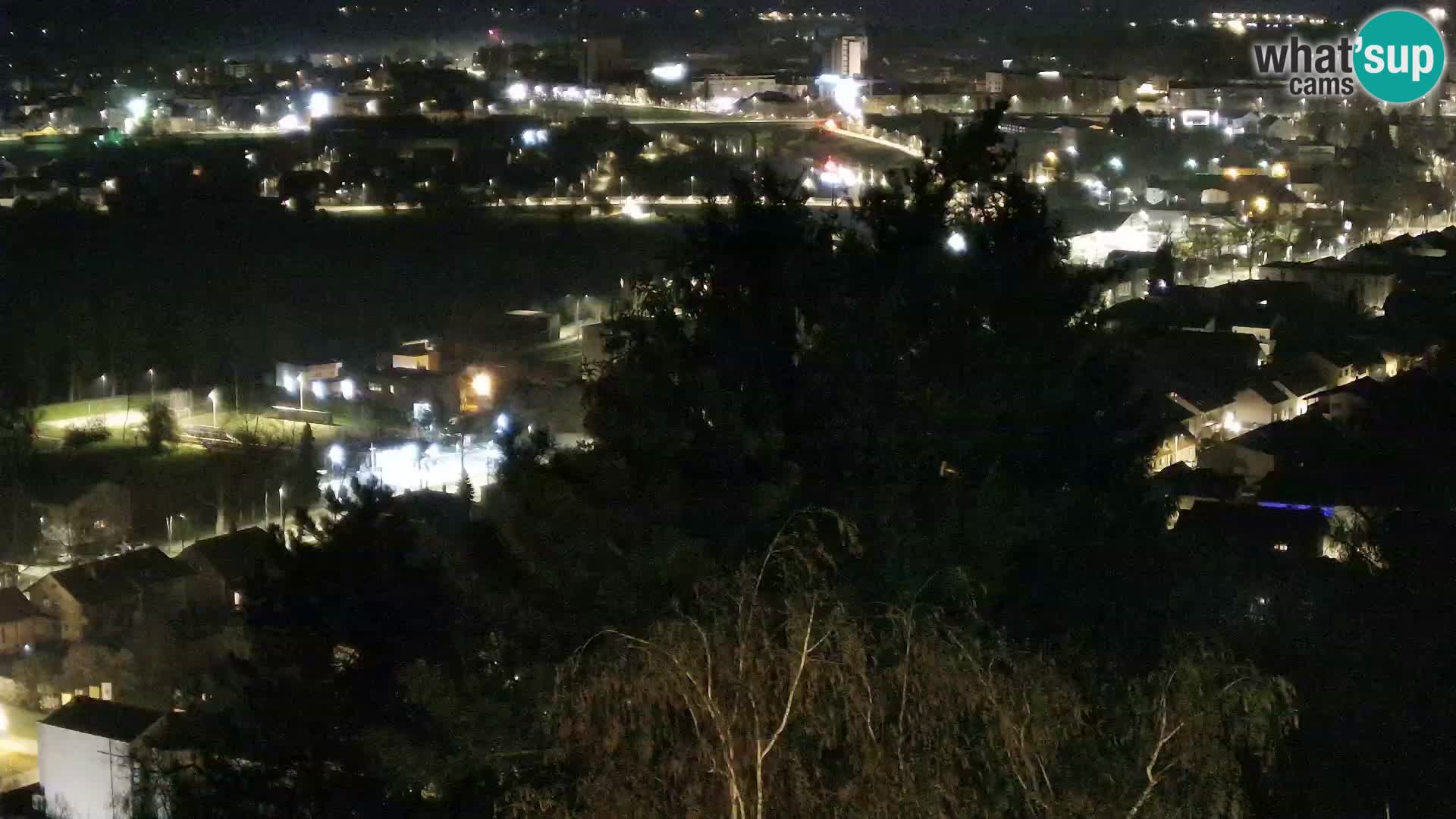 Spletna kamera Karlovac Dubovac grad – Pogled v živo na zgodovinsko znamenitost Karlovca