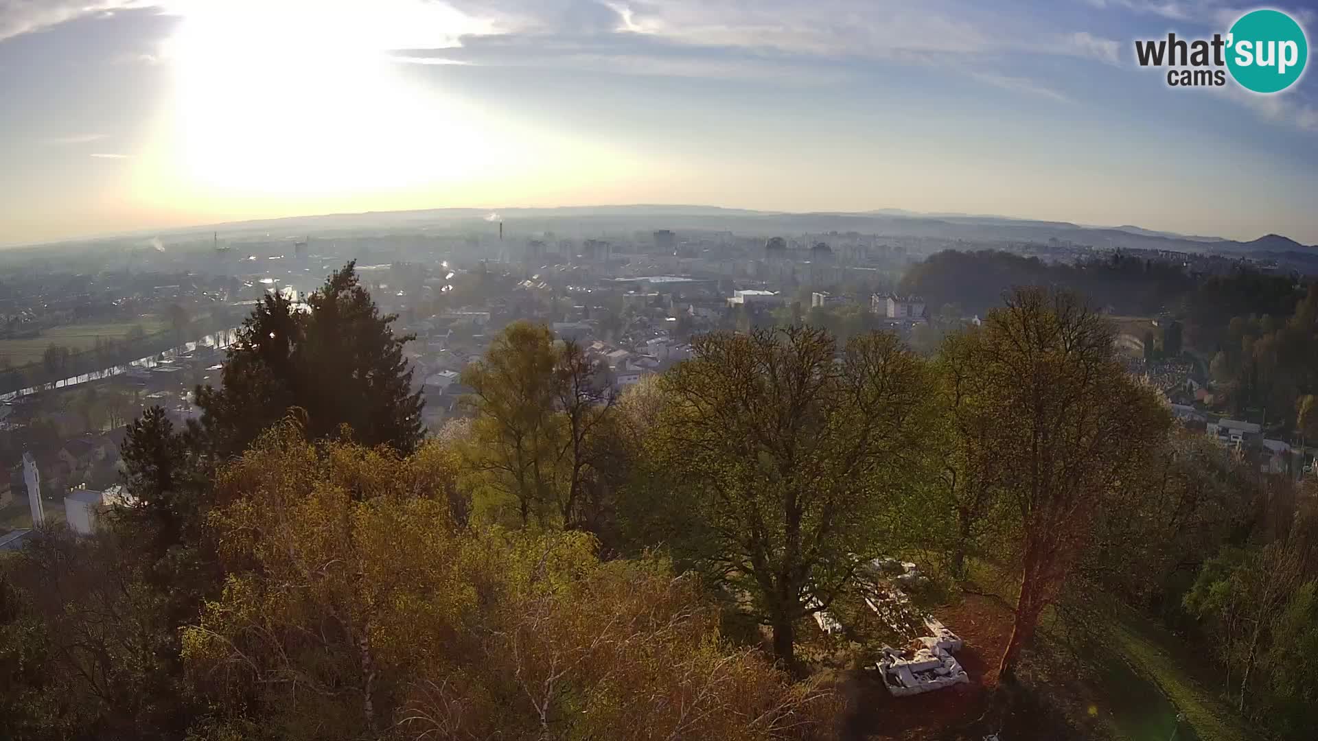 Spletna kamera Karlovac Dubovac grad – Pogled v živo na zgodovinsko znamenitost Karlovca