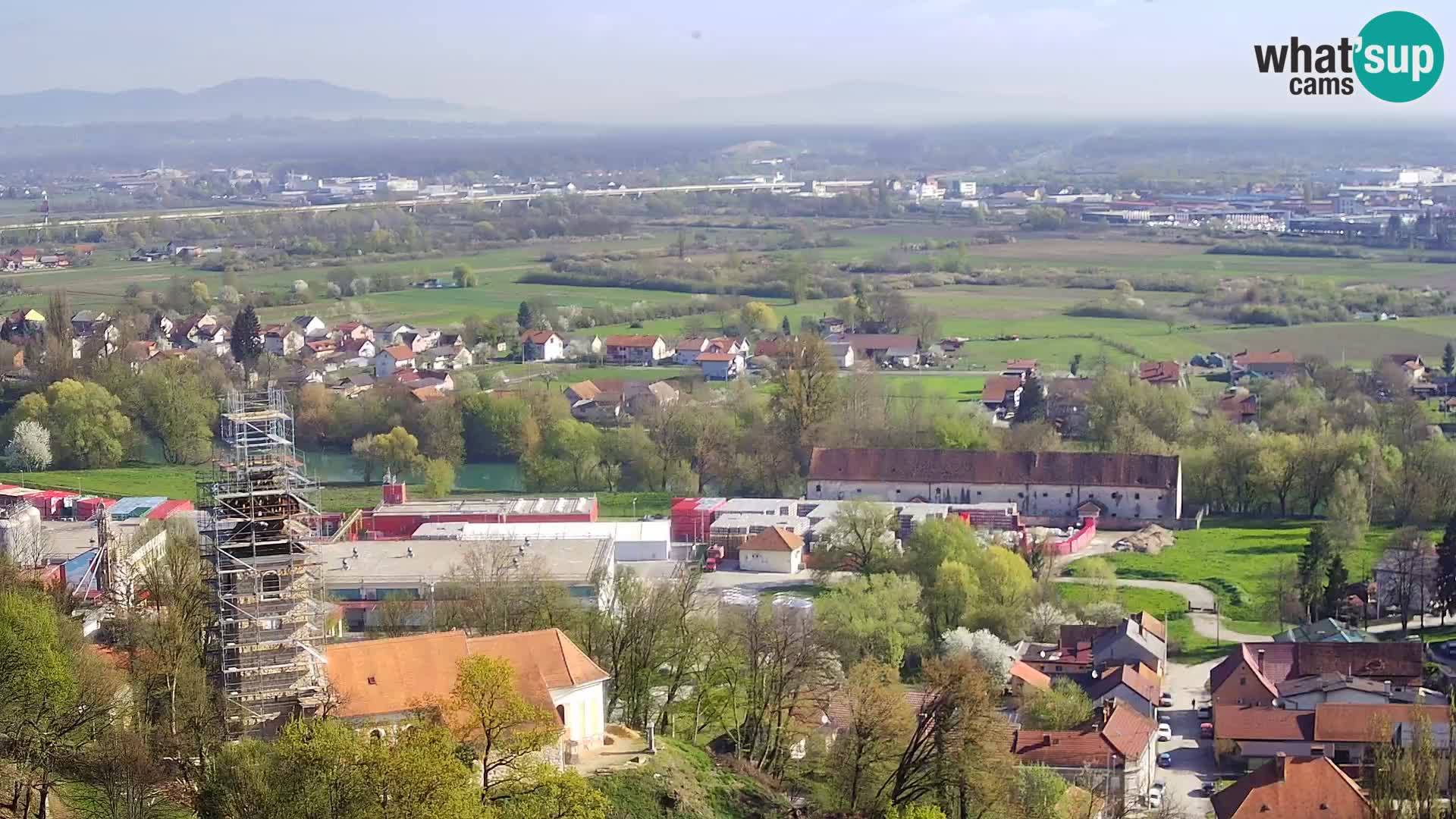 Spletna kamera Karlovac Dubovac grad – Pogled v živo na zgodovinsko znamenitost Karlovca