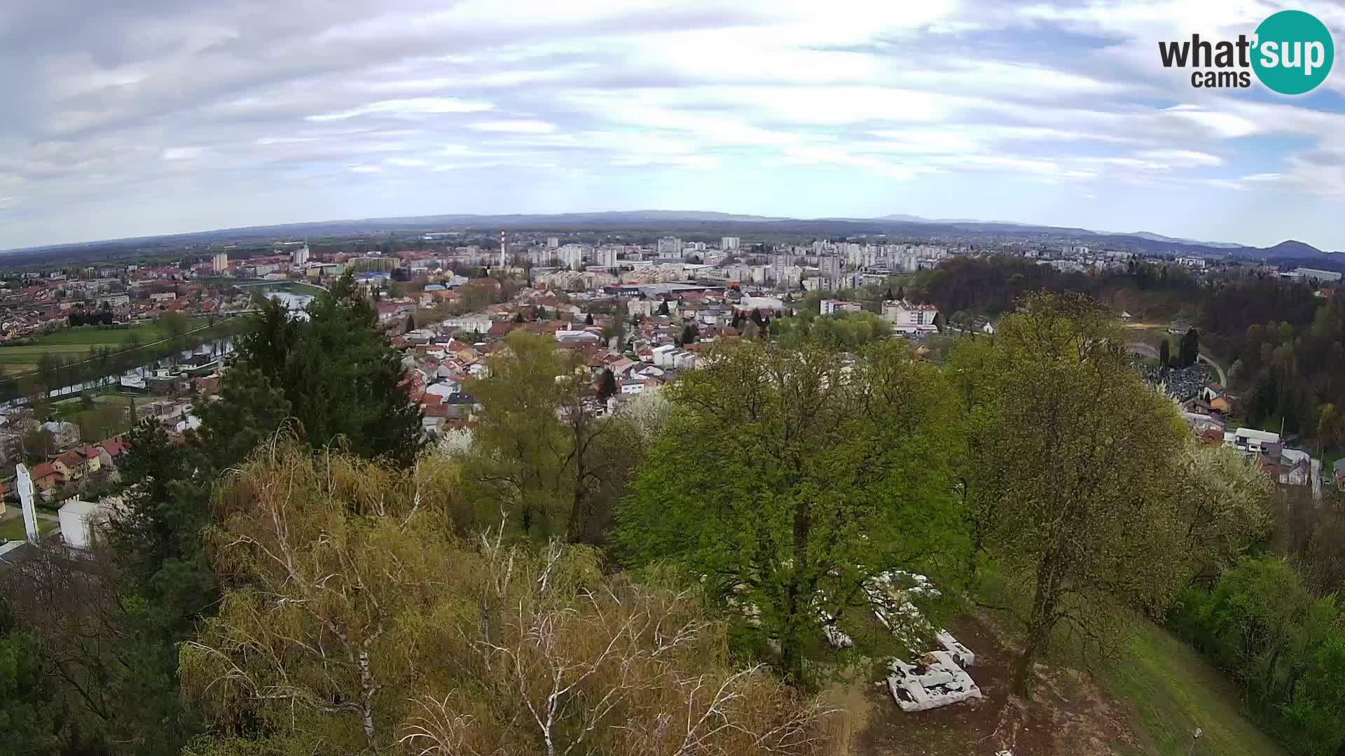 Spletna kamera Karlovac Dubovac grad – Pogled v živo na zgodovinsko znamenitost Karlovca