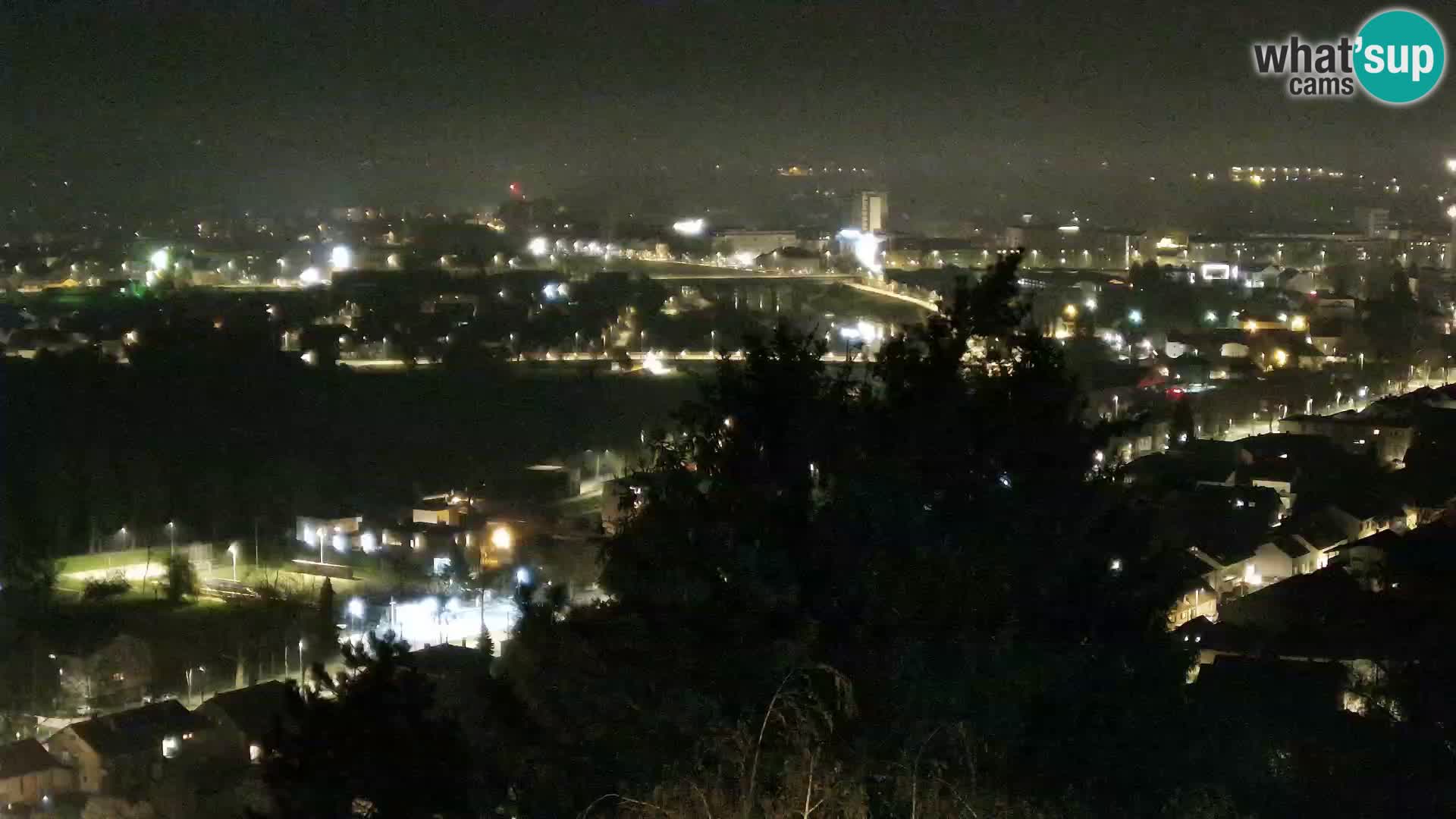 Spletna kamera Karlovac Dubovac grad – Pogled v živo na zgodovinsko znamenitost Karlovca