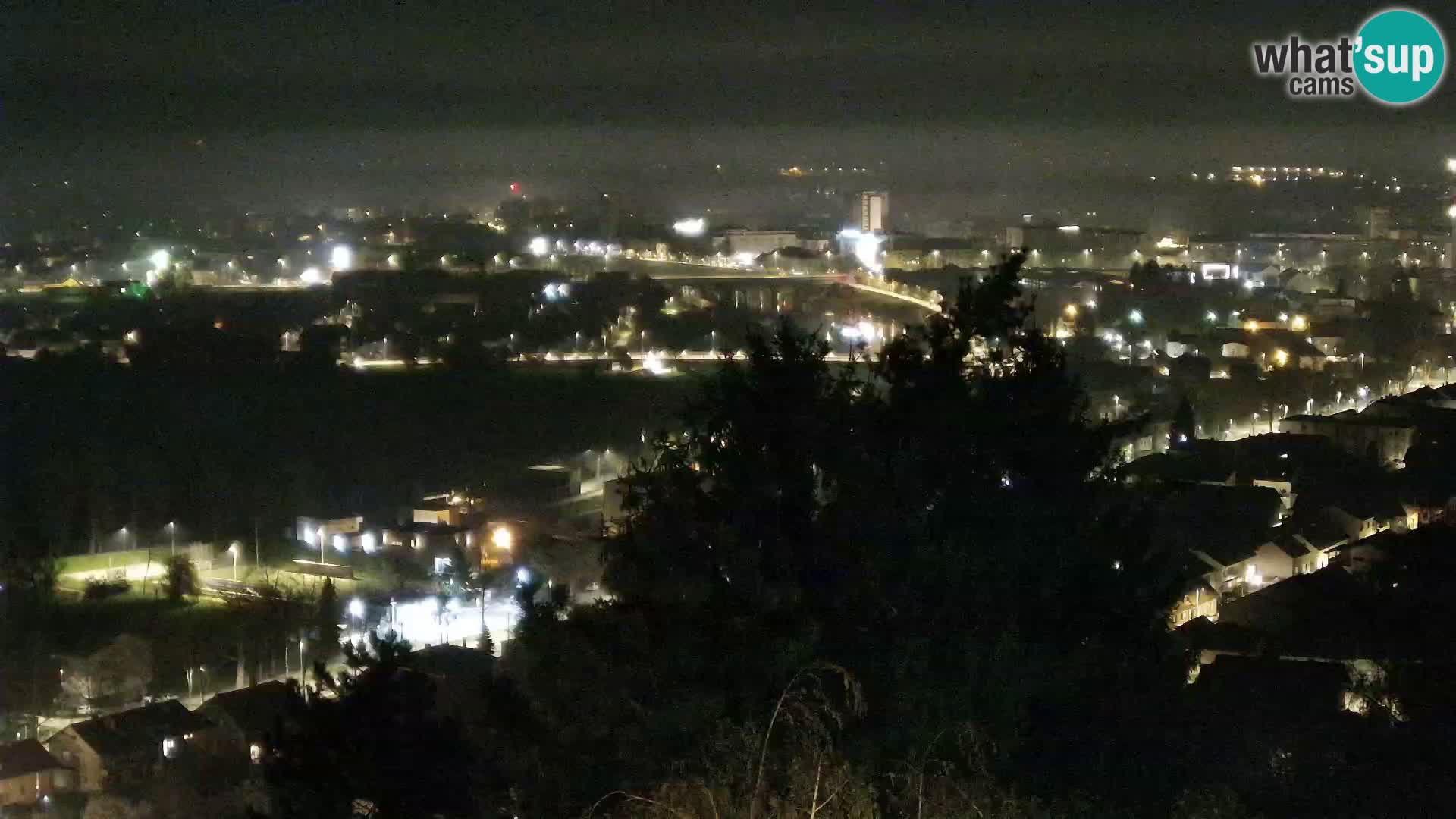 Spletna kamera Karlovac Dubovac grad – Pogled v živo na zgodovinsko znamenitost Karlovca