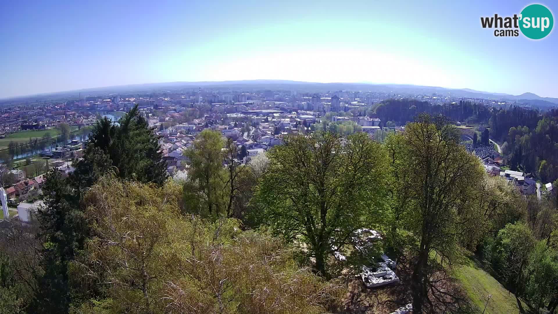 Spletna kamera Karlovac Dubovac grad – Pogled v živo na zgodovinsko znamenitost Karlovca