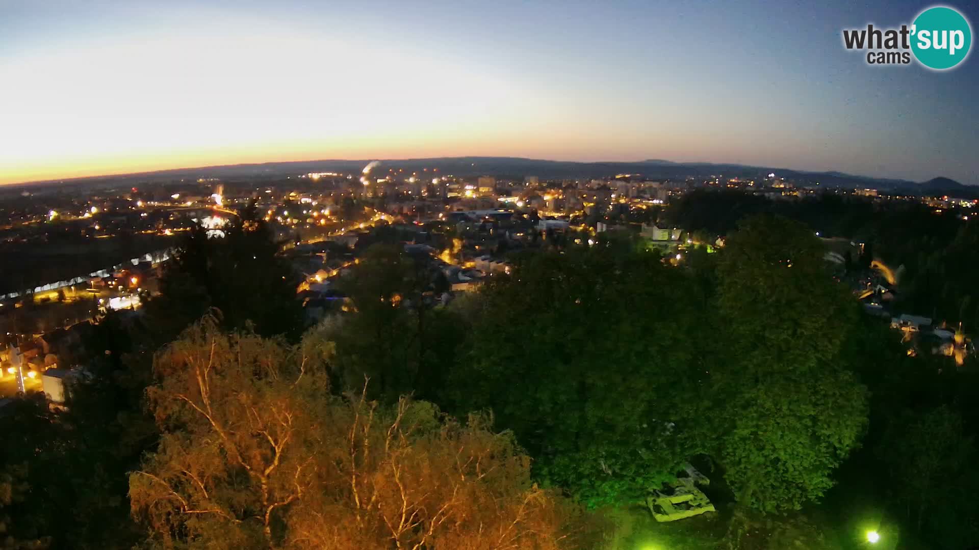 Spletna kamera Karlovac Dubovac grad – Pogled v živo na zgodovinsko znamenitost Karlovca