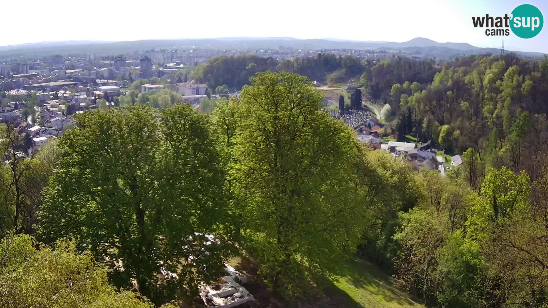 Spletna kamera Karlovac Dubovac grad – Pogled v živo na zgodovinsko znamenitost Karlovca