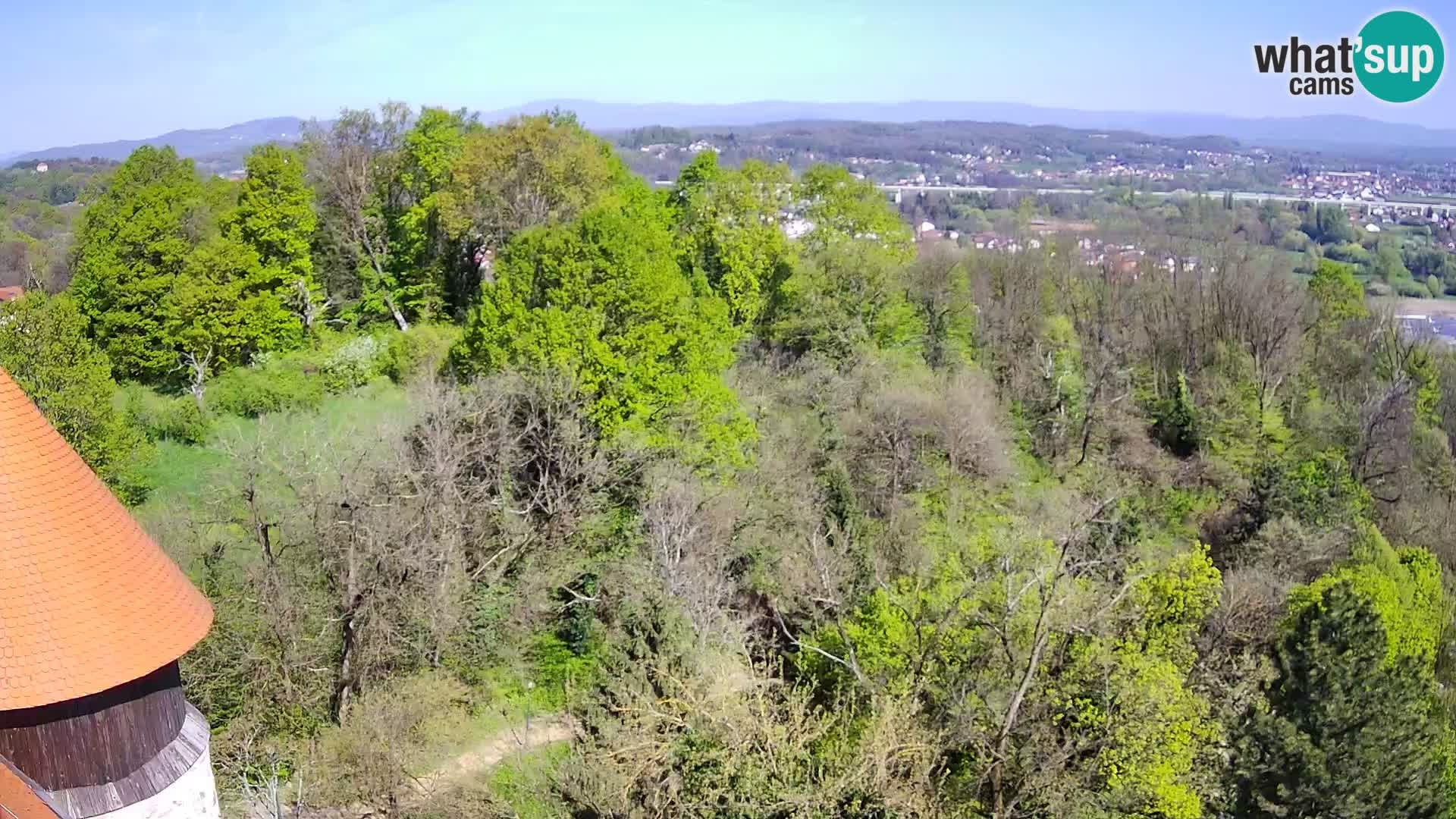 Spletna kamera Karlovac Dubovac grad – Pogled v živo na zgodovinsko znamenitost Karlovca