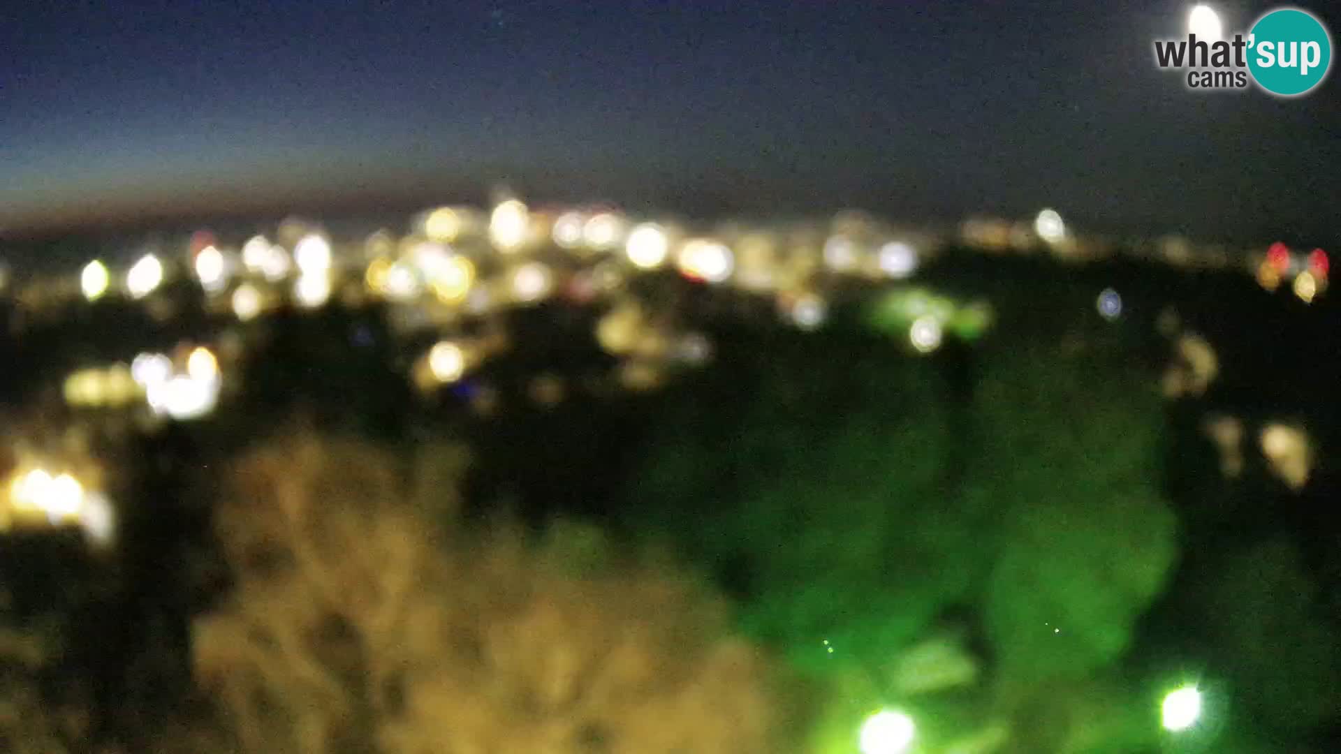 Spletna kamera Karlovac Dubovac grad – Pogled v živo na zgodovinsko znamenitost Karlovca