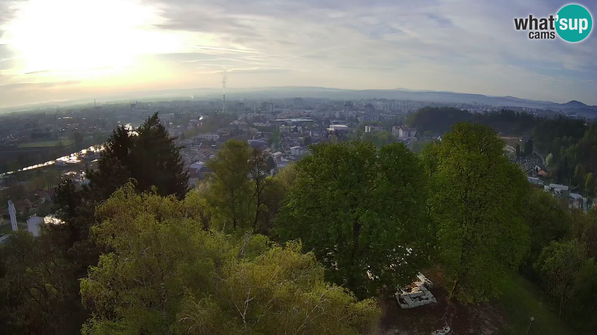 Spletna kamera Karlovac Dubovac grad – Pogled v živo na zgodovinsko znamenitost Karlovca