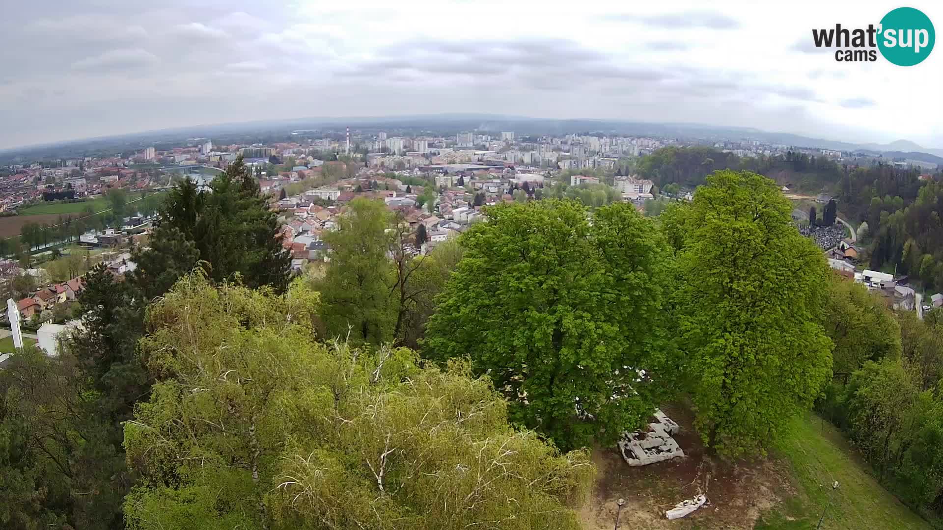 Spletna kamera Karlovac Dubovac grad – Pogled v živo na zgodovinsko znamenitost Karlovca