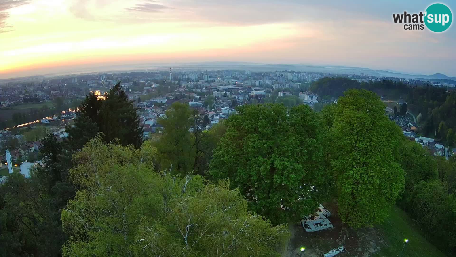 Spletna kamera Karlovac Dubovac grad – Pogled v živo na zgodovinsko znamenitost Karlovca