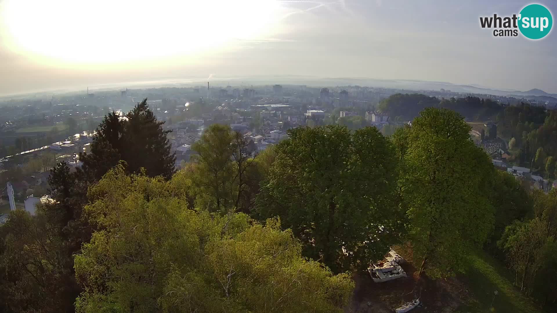 Spletna kamera Karlovac Dubovac grad – Pogled v živo na zgodovinsko znamenitost Karlovca