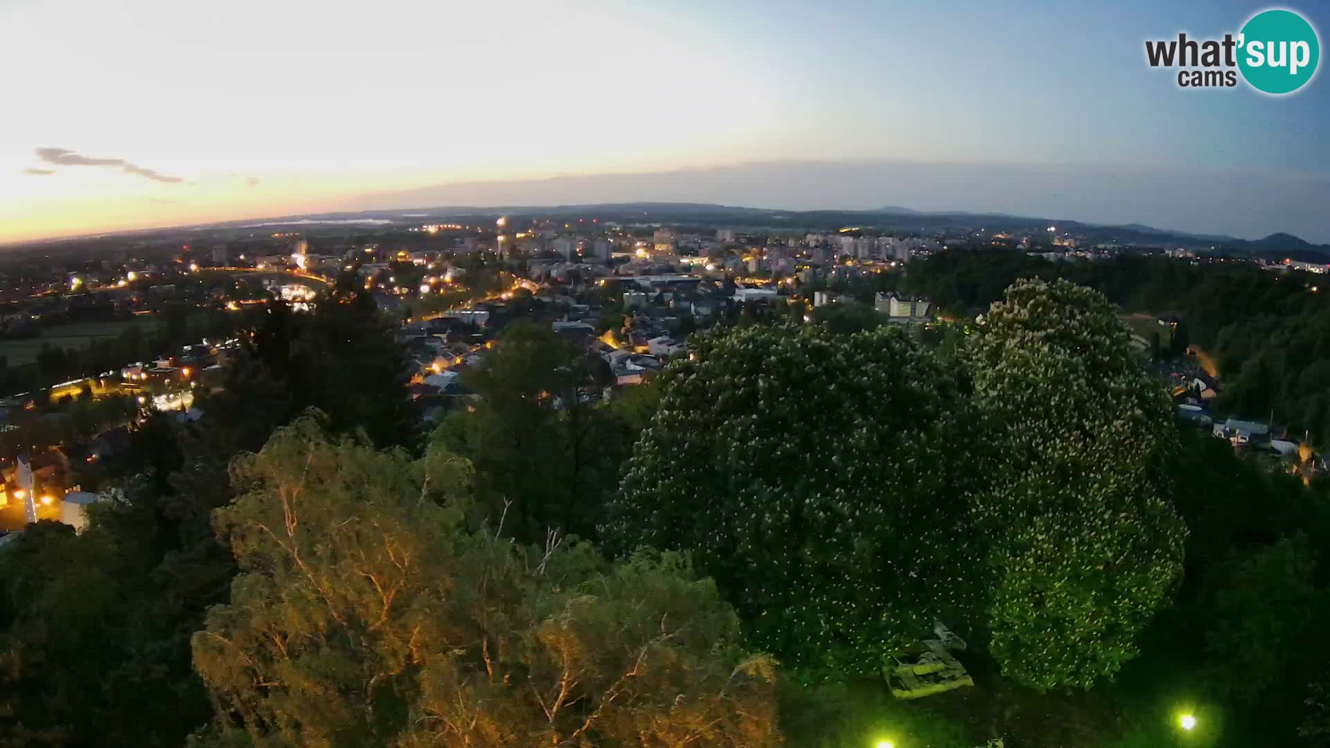 Spletna kamera Karlovac Dubovac grad – Pogled v živo na zgodovinsko znamenitost Karlovca