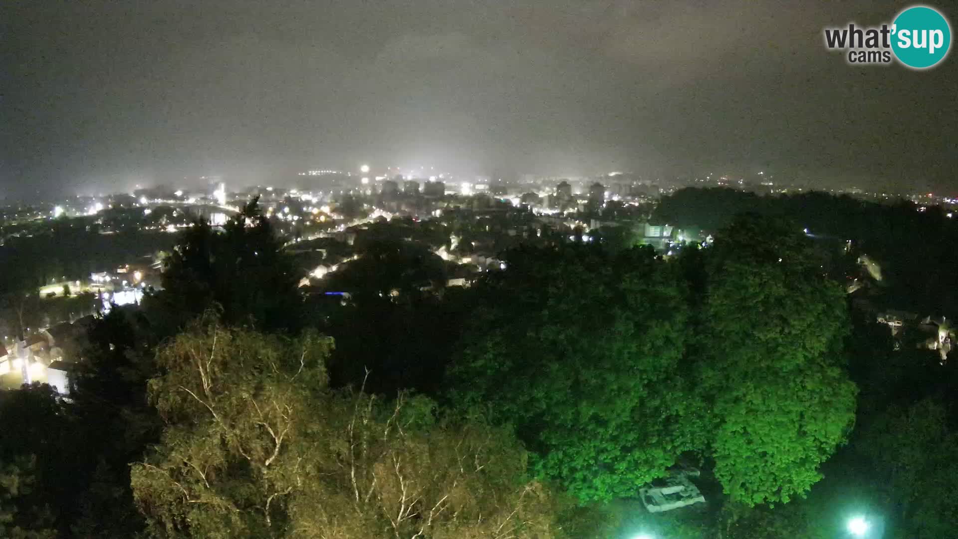 Spletna kamera Karlovac Dubovac grad – Pogled v živo na zgodovinsko znamenitost Karlovca